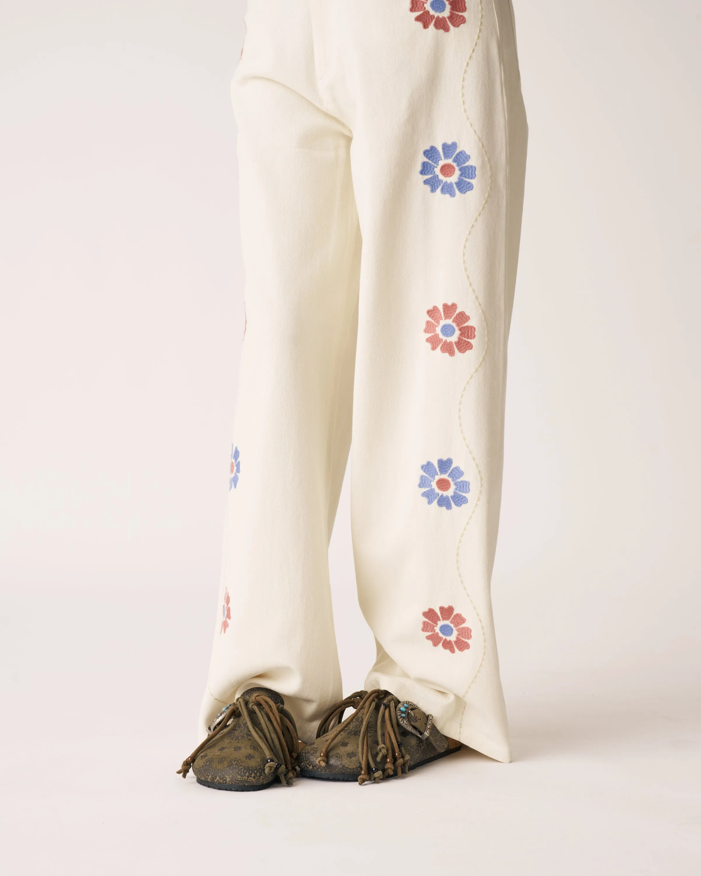 Alma clog kaki sold by Arizona Love