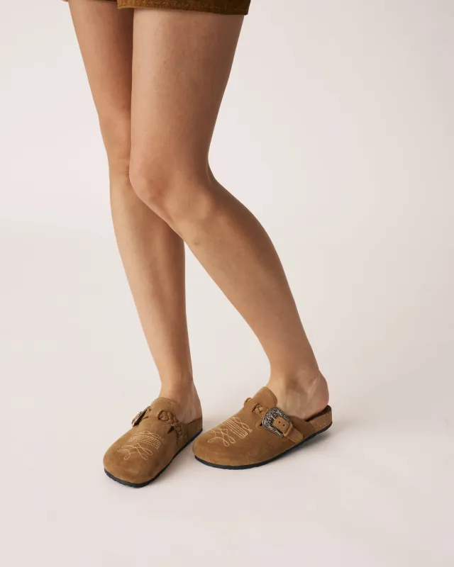 Adelie clog made by Arizona Love