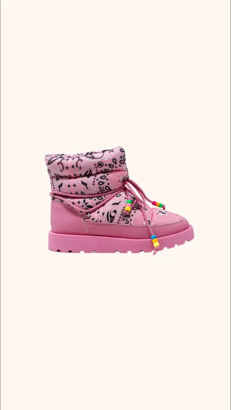 SNOW BOOTS PINK (sample) made by Arizona Love