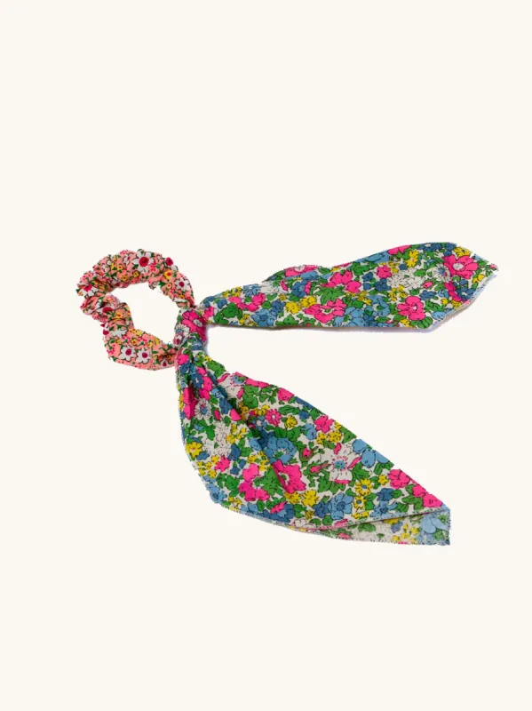 Ponytail Chouchou Flower made by Arizona Love