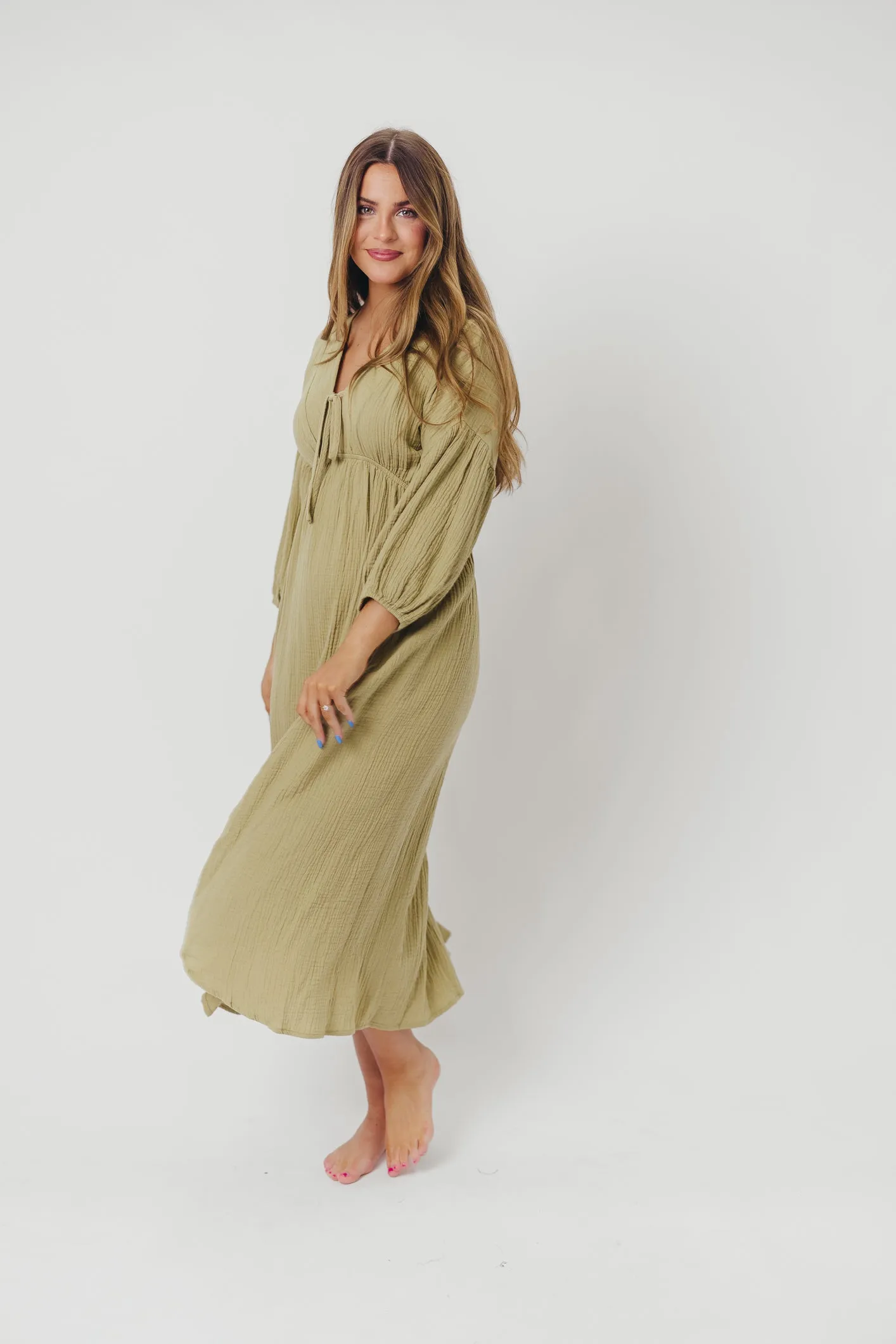 Hunter 100% Cotton Gauze Midi Dress in Thyme - Bump Friendly and Inclusive Sizing sold by Worth Collective product image thumbnail 4