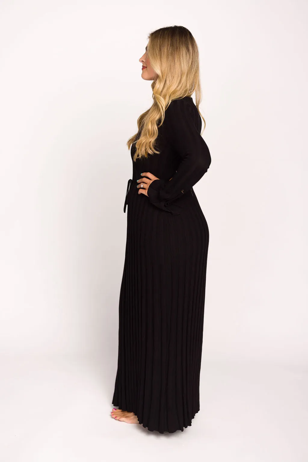 Hadley Long Sleeve V-Neck Knit Maxi Dress in Black sold by Worth Collective product image thumbnail 5