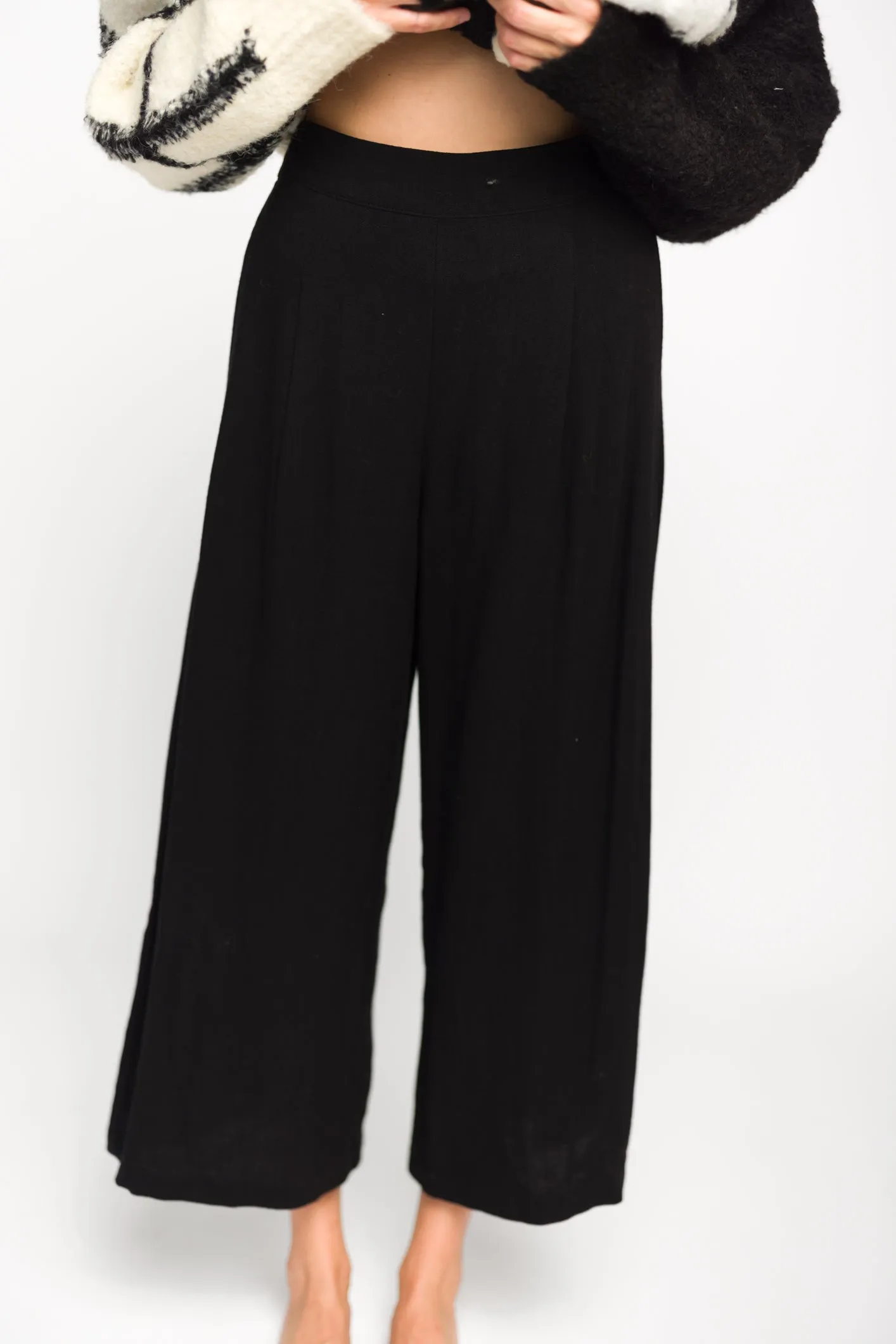 Brianna Slip-On Linen-Blend Culottes Pants in Black sold by Worth Collective