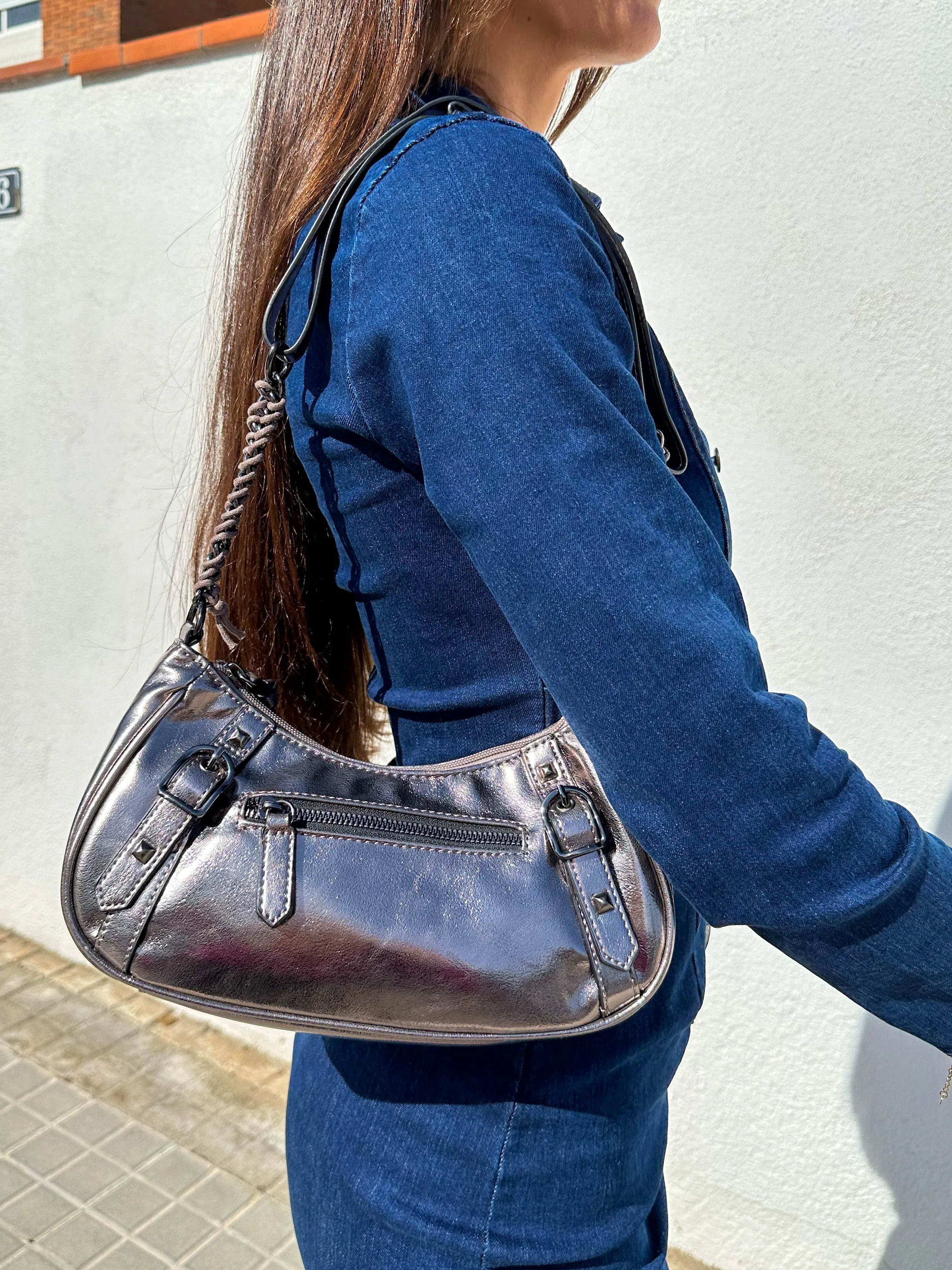 Bolso baguette hebillas plateado sold by Sorellas product image thumbnail 2