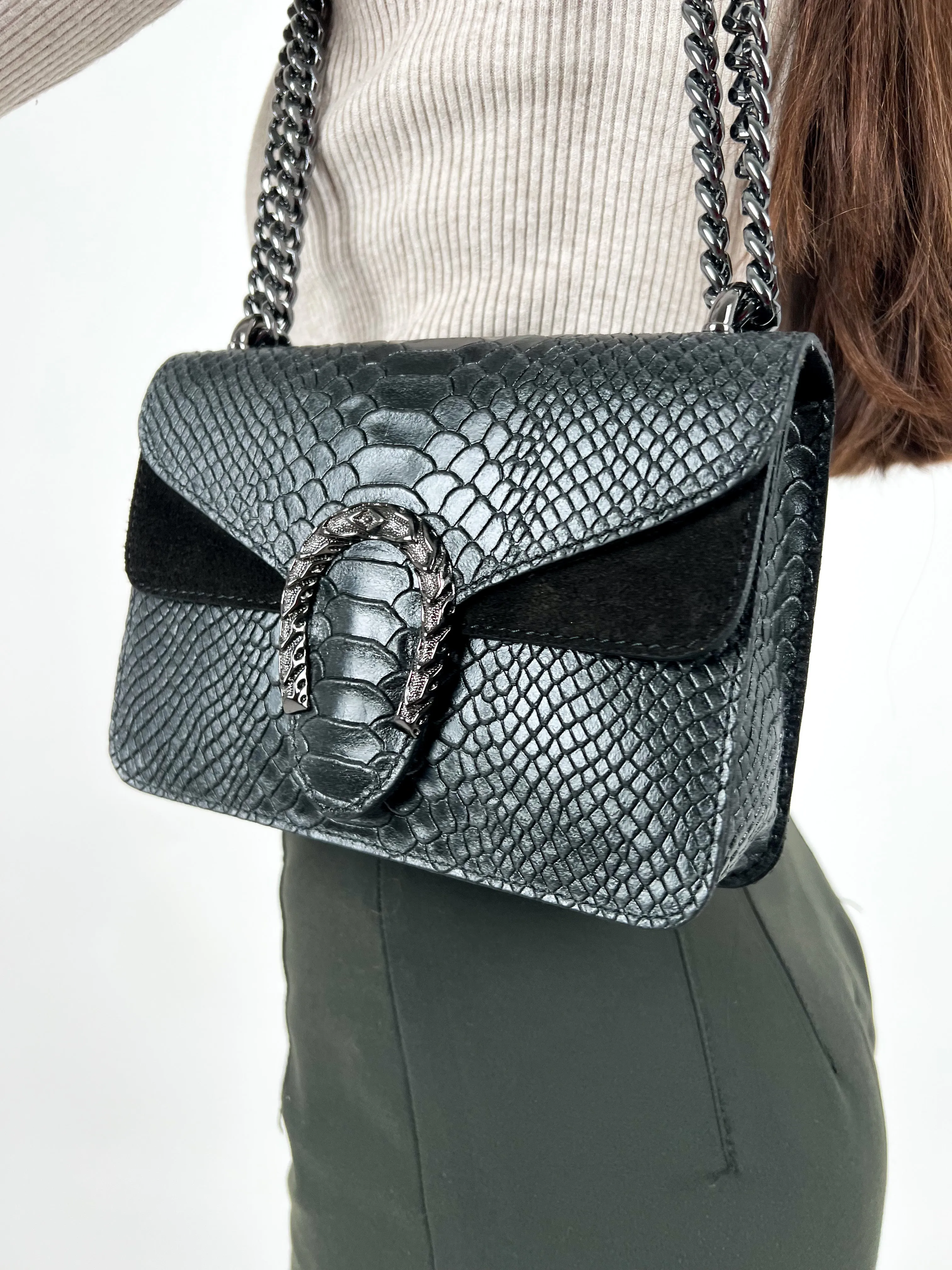 Bolso herradura piel negro sold by Sorellas product image thumbnail 4