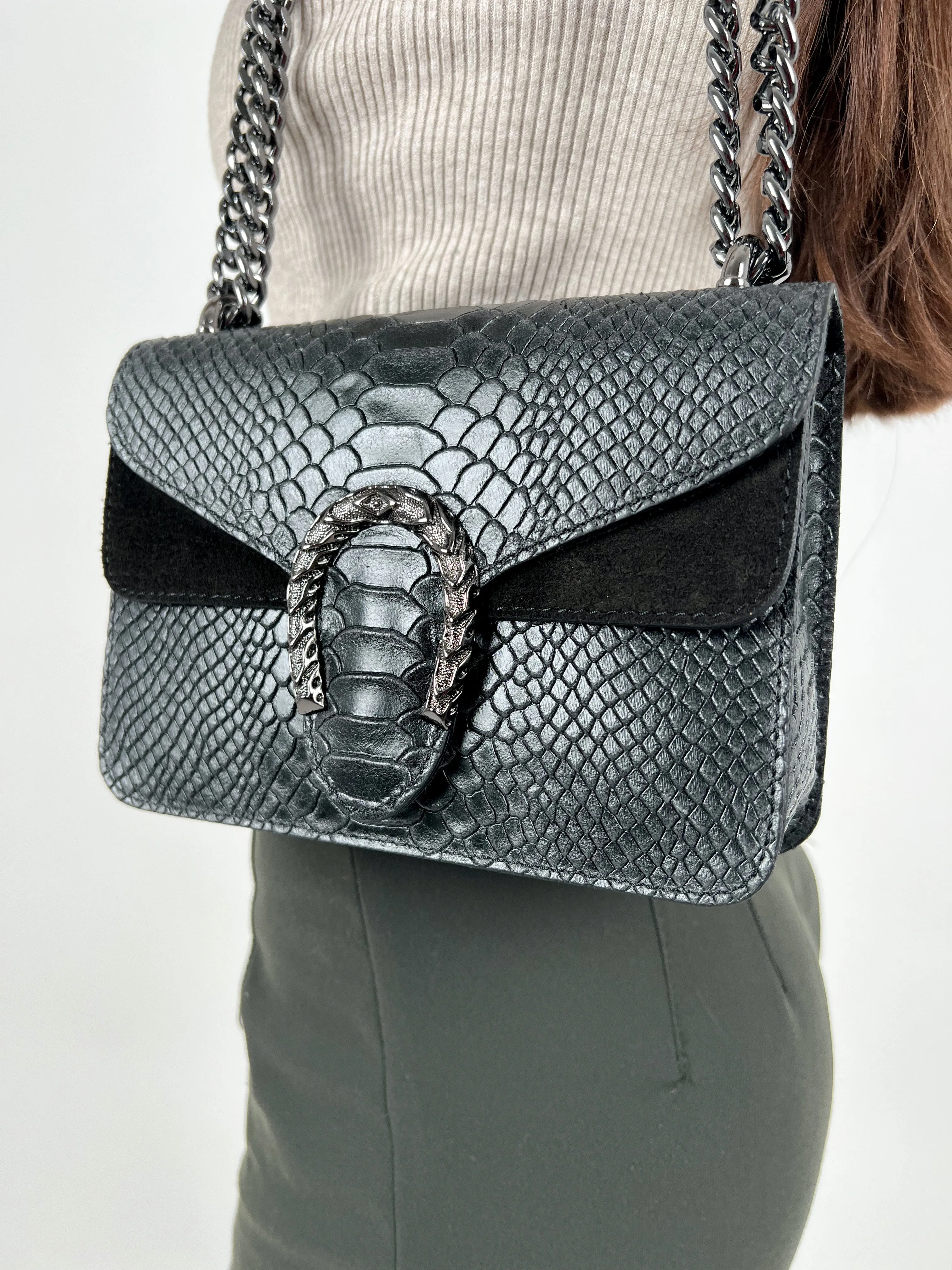 Bolso herradura piel negro sold by Sorellas product image thumbnail 5