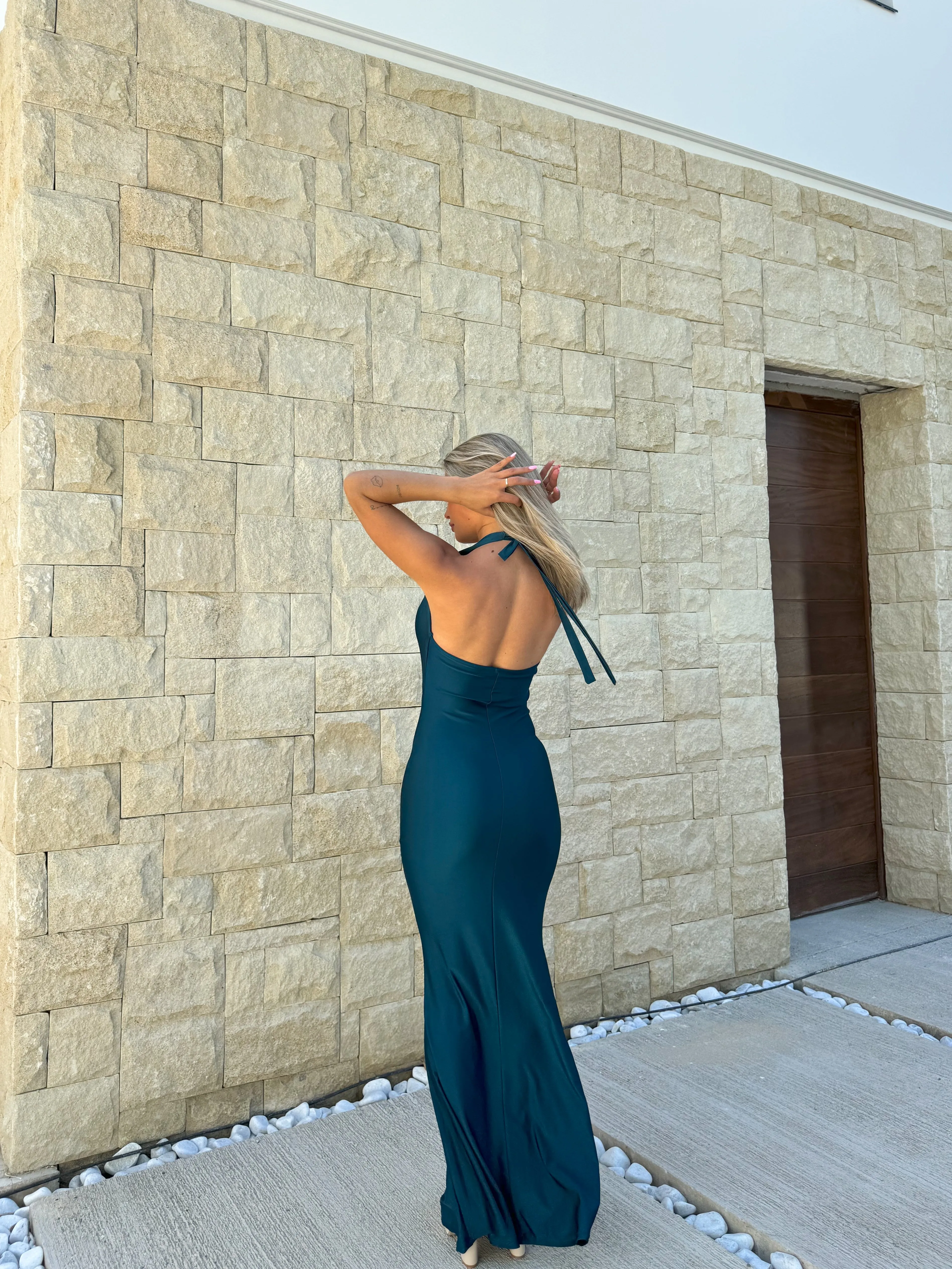 Vestido cascada largo petróleo sold by Sorellas product image thumbnail 2