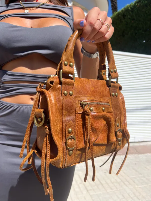 Bolso hebillas piel mate camel sold by Sorellas