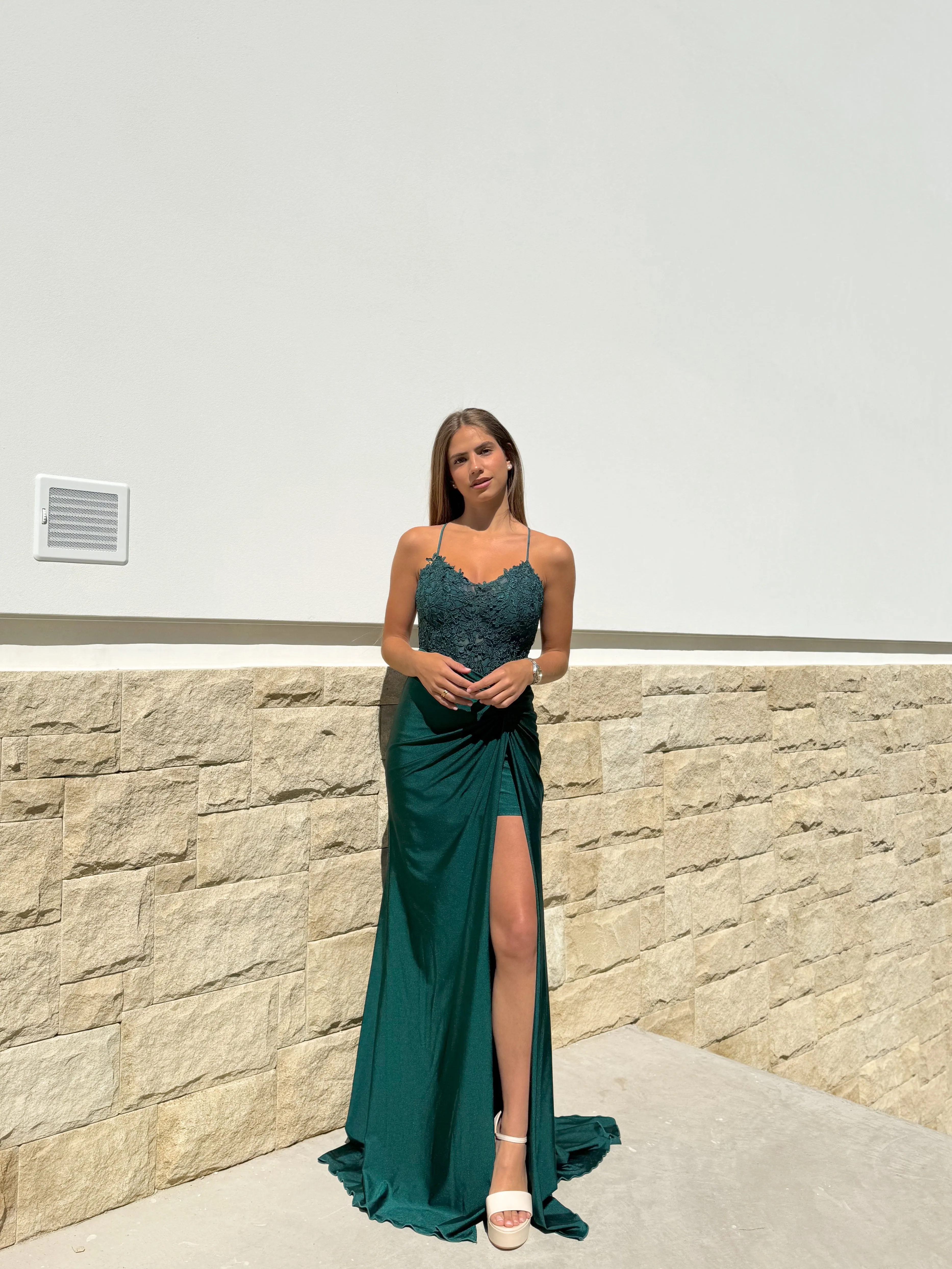 Vestido corazón nudo encaje botella sold by Sorellas product image thumbnail 2