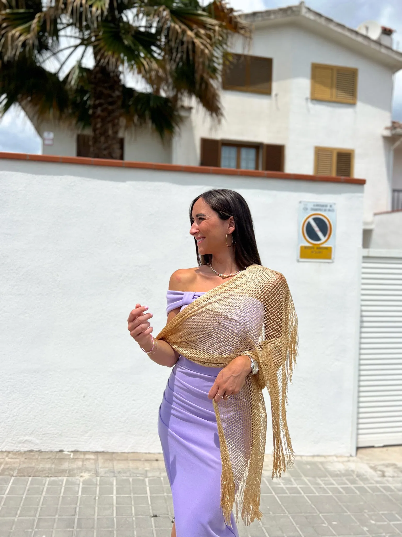 Chal metalizado dorado flecos sold by Sorellas