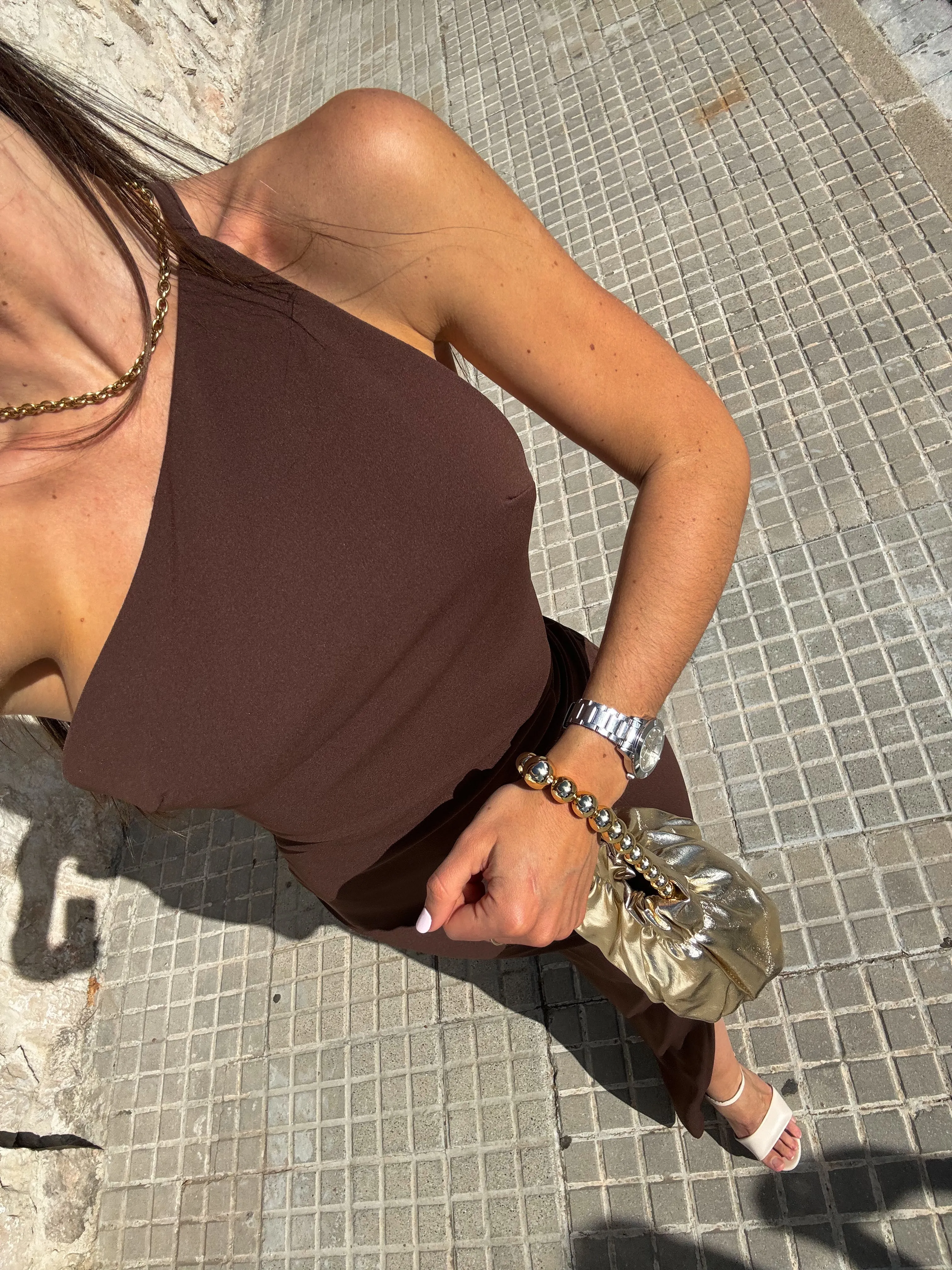 Vestido escote asim sirena marrón sold by Sorellas product image thumbnail 2