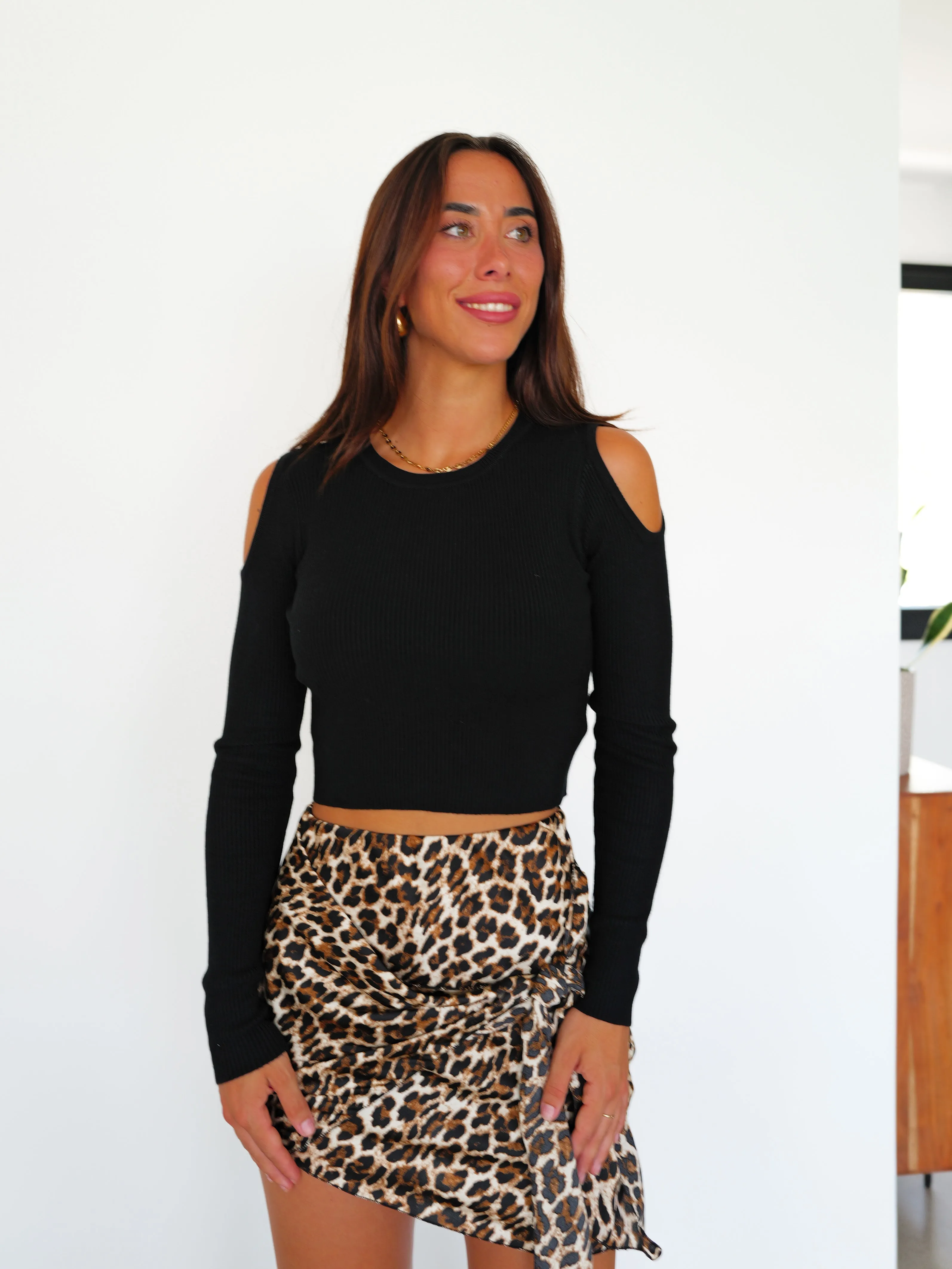 Jersey hombro canale negro sold by Sorellas product image thumbnail 2