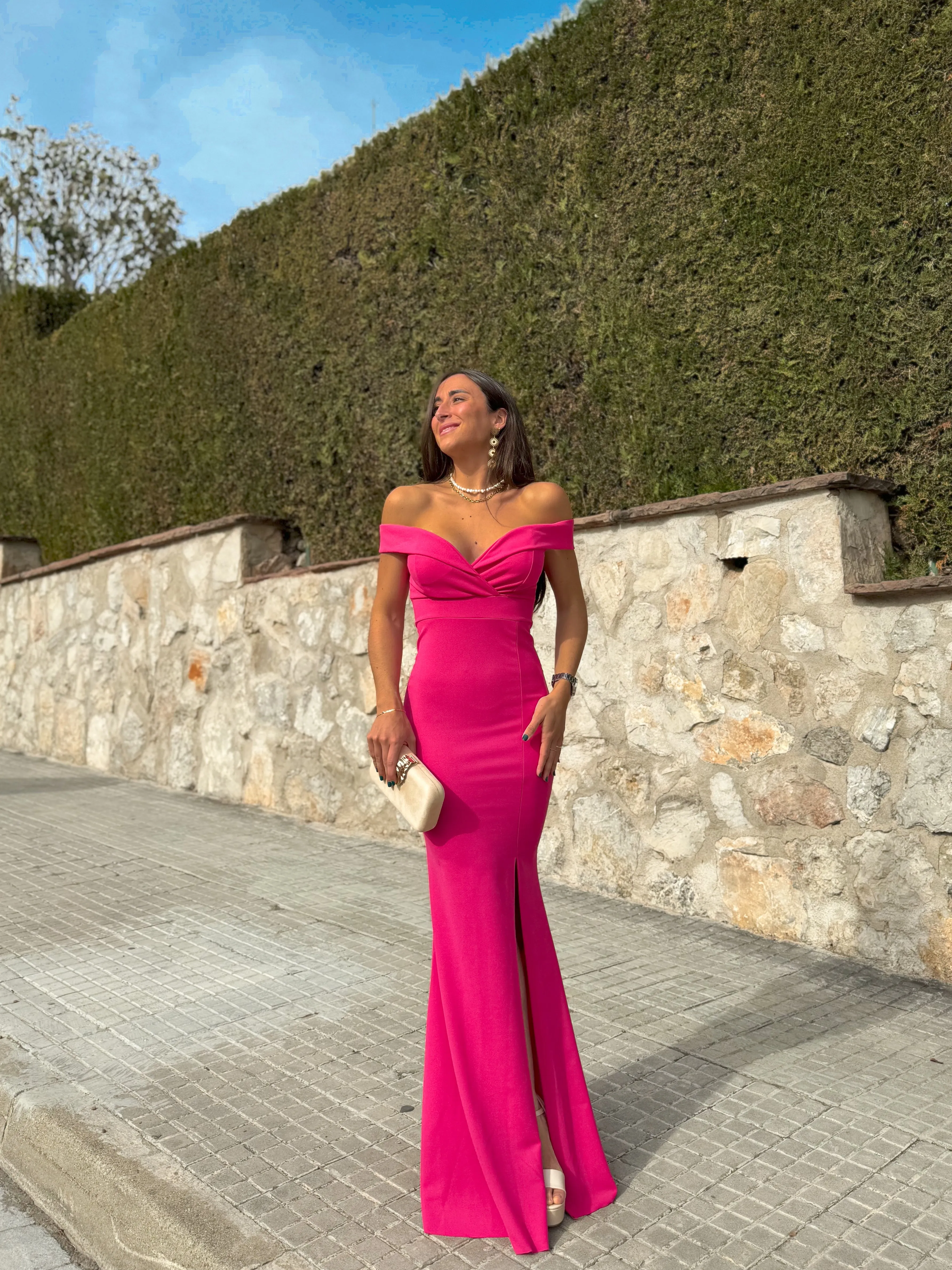 Vestido barco sirena fucsia sold by Sorellas product image thumbnail 3