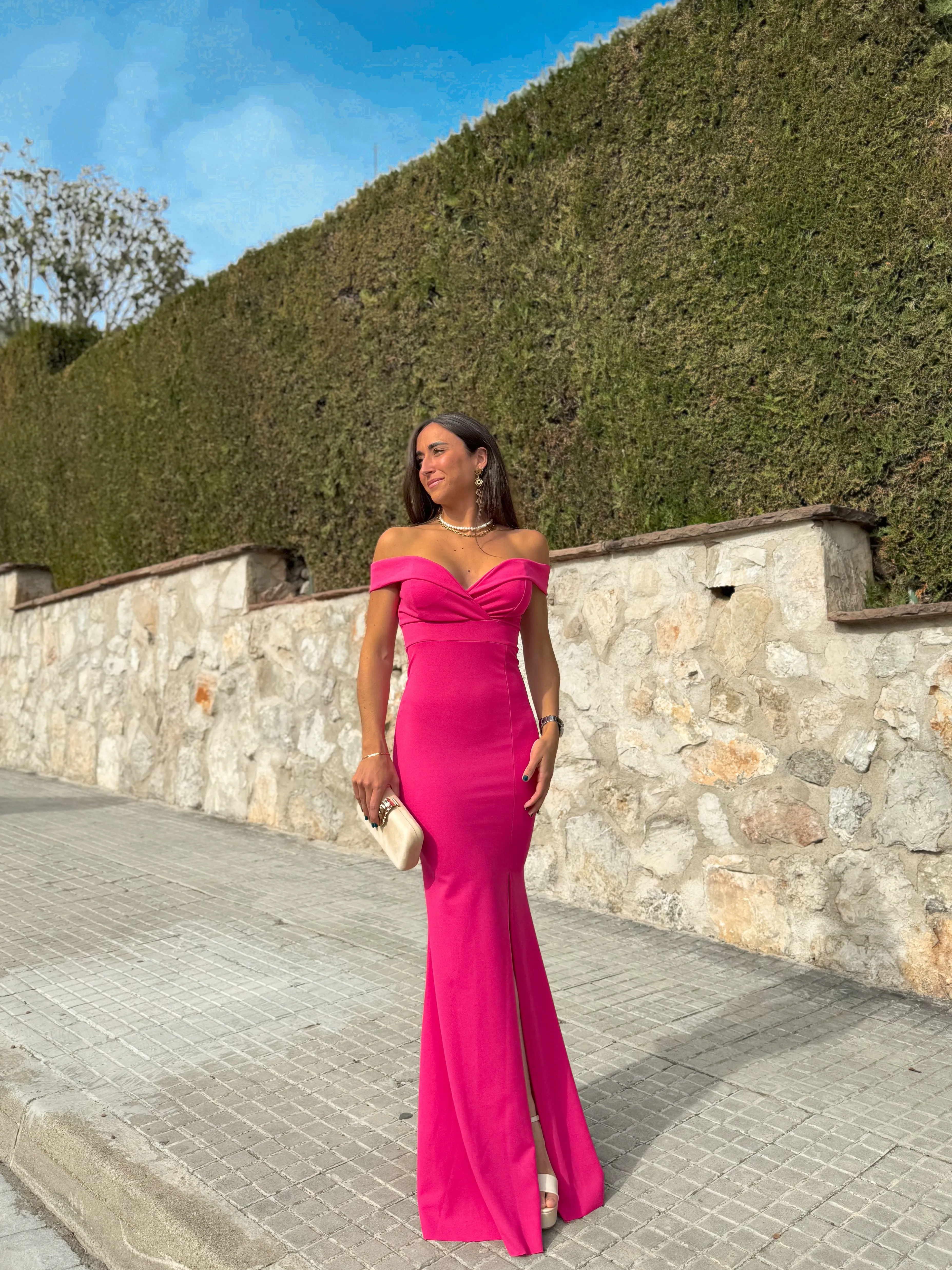 Vestido barco sirena fucsia sold by Sorellas product image thumbnail 2