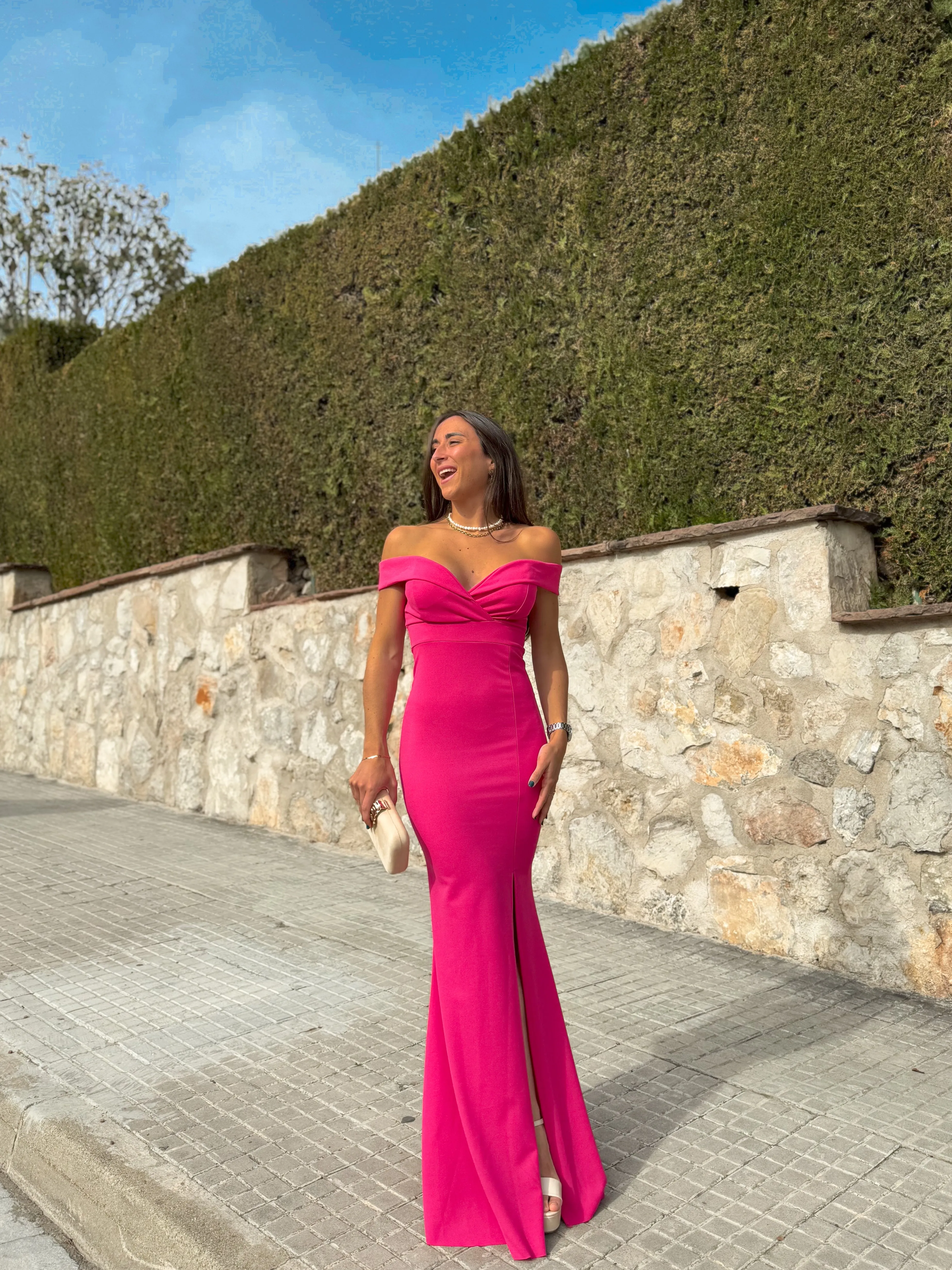Vestido barco sirena fucsia sold by Sorellas