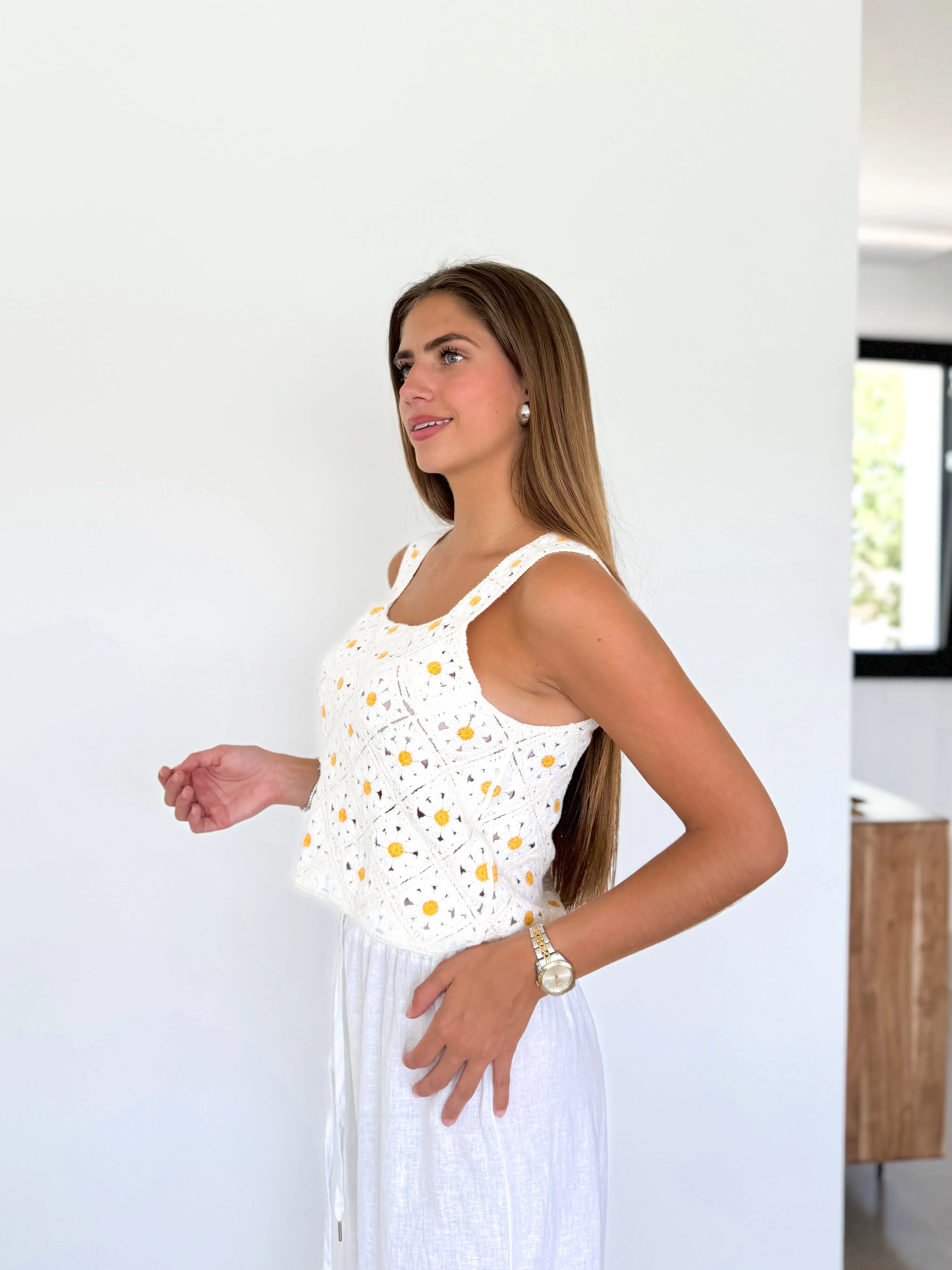 Top crochet flores blanco sold by Sorellas product image thumbnail 3