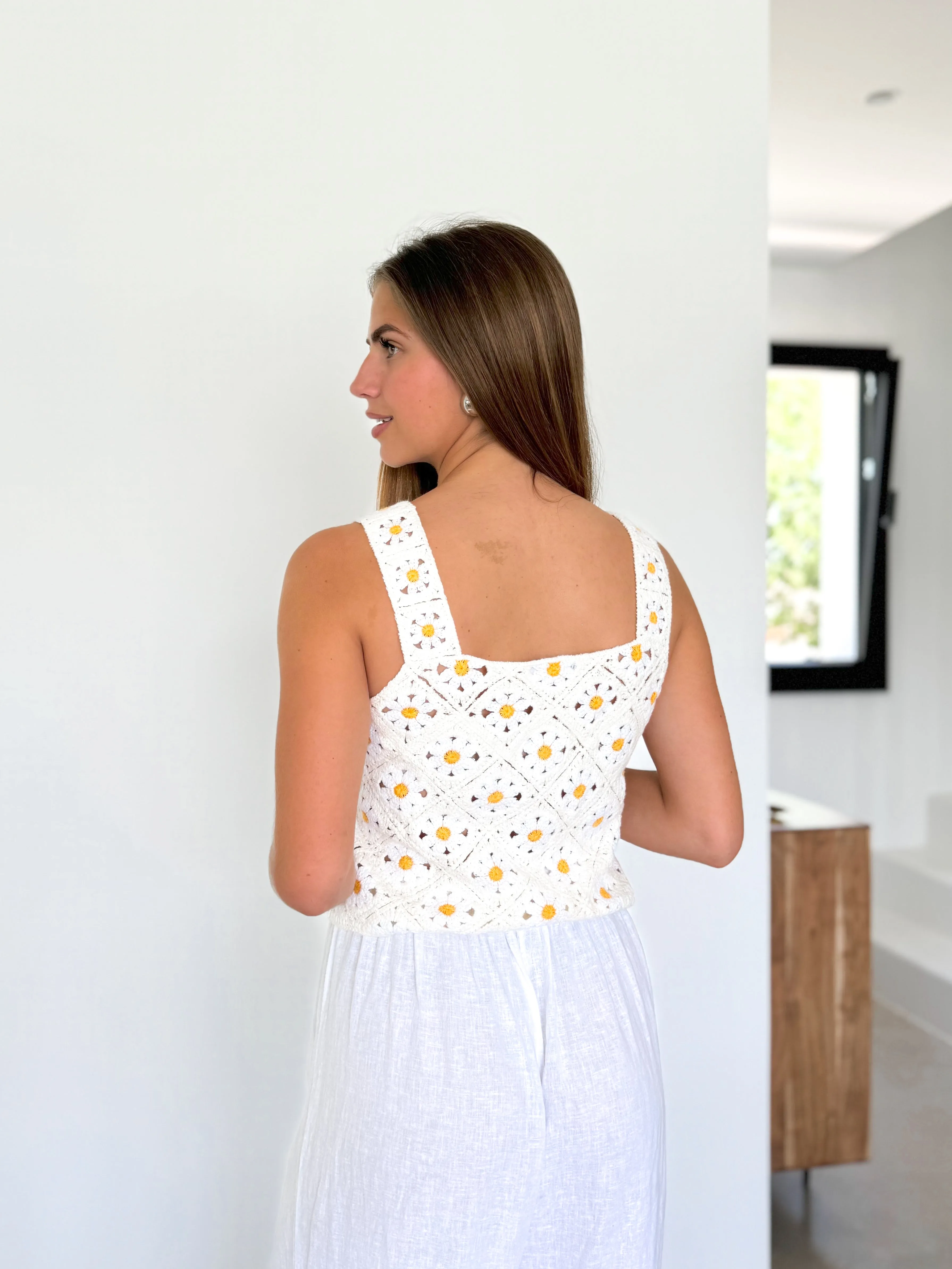 Top crochet flores blanco sold by Sorellas product image thumbnail 4