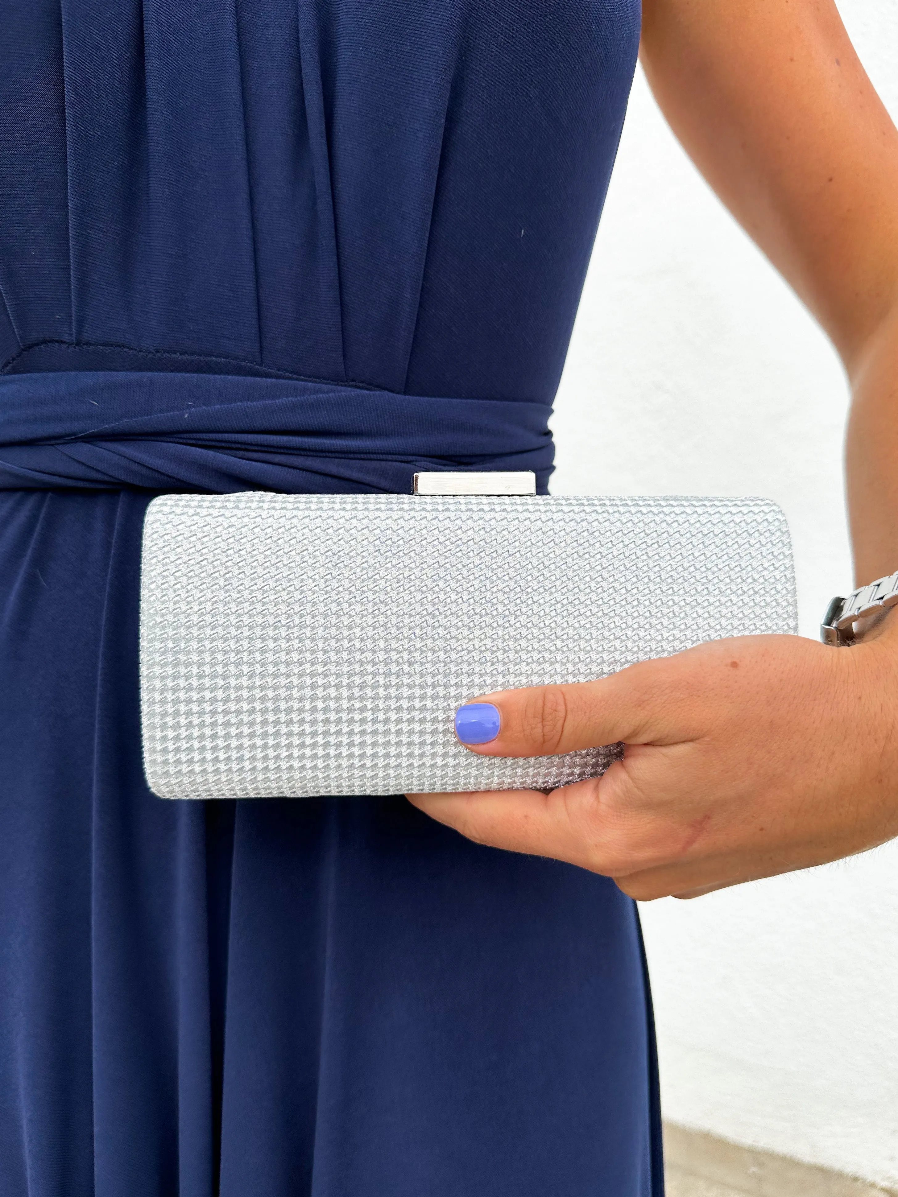 Clutch pocket brillo plata sold by Sorellas product image thumbnail 5