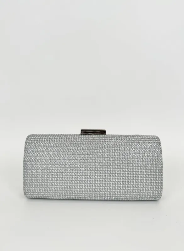 Clutch pocket brillo plata sold by Sorellas