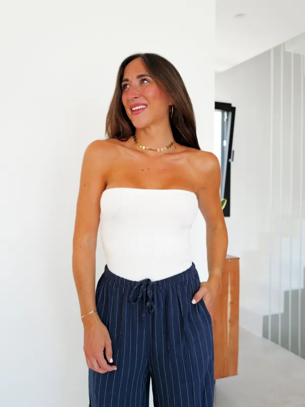 Top punto palabra blanco sold by Sorellas