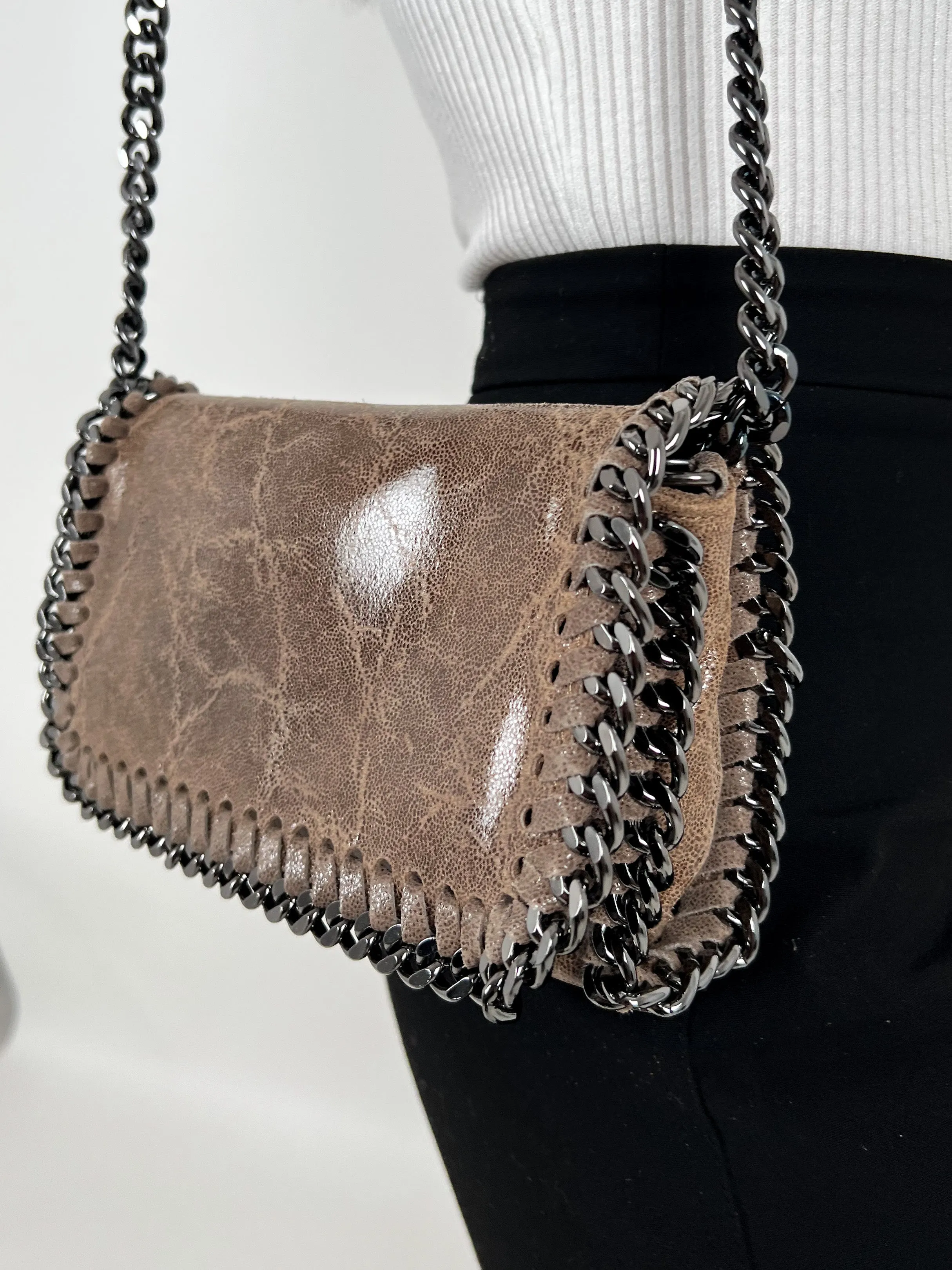 Bolso midi piel marrón sold by Sorellas product image thumbnail 4