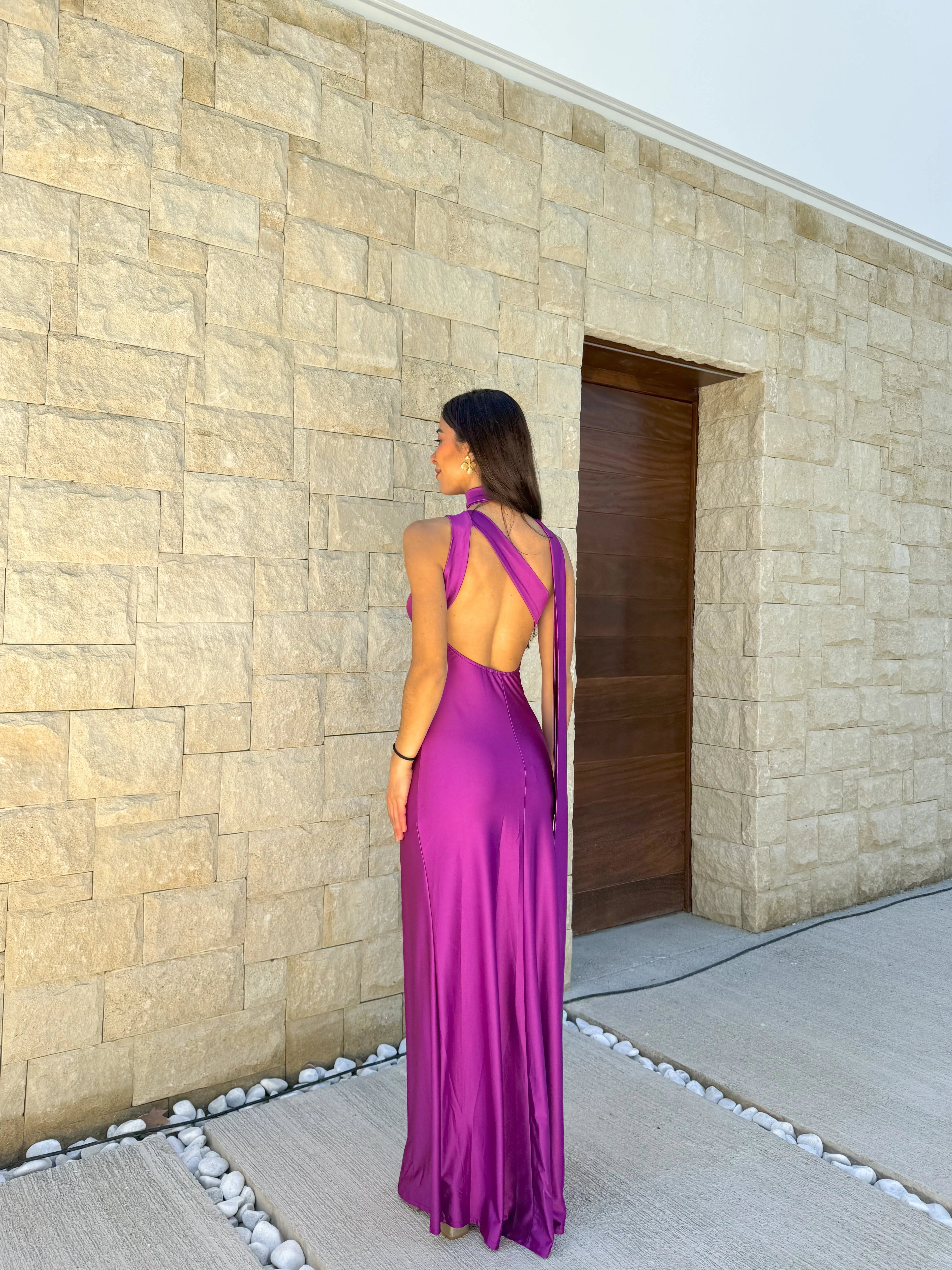 Vestido asim choker espalda amarena sold by Sorellas product image thumbnail 2