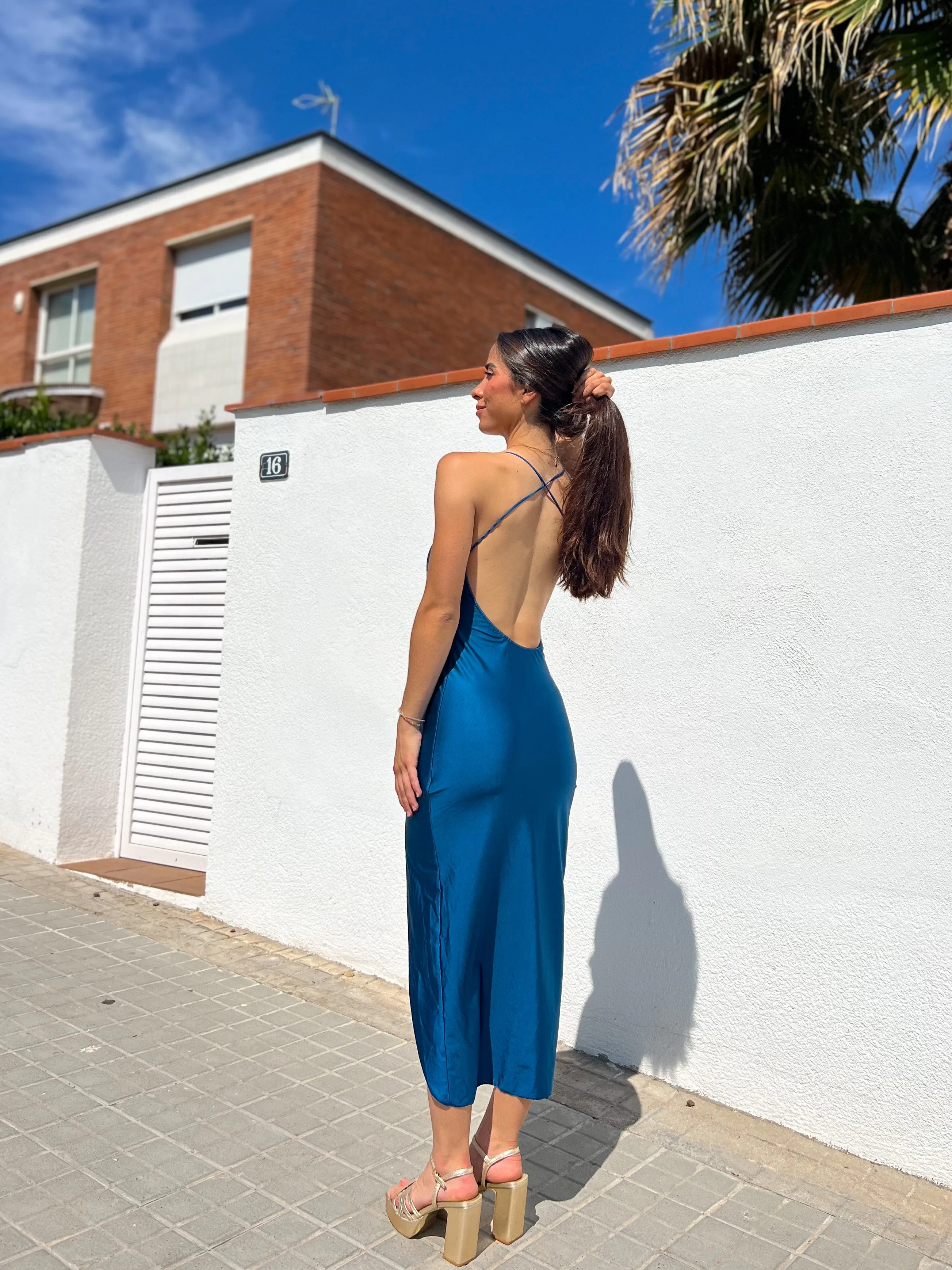 Vestido midi nudo petróleo sold by Sorellas product image thumbnail 3