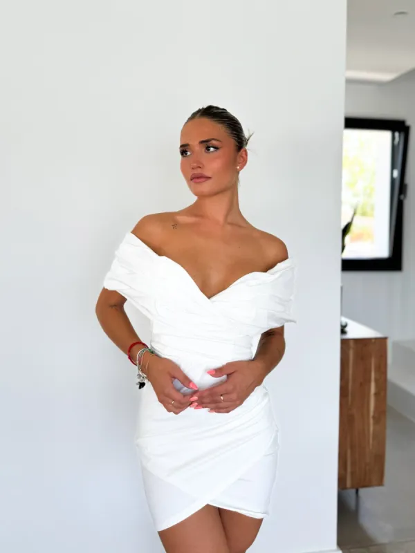Vestido mini barco abullonado blanco sold by Sorellas