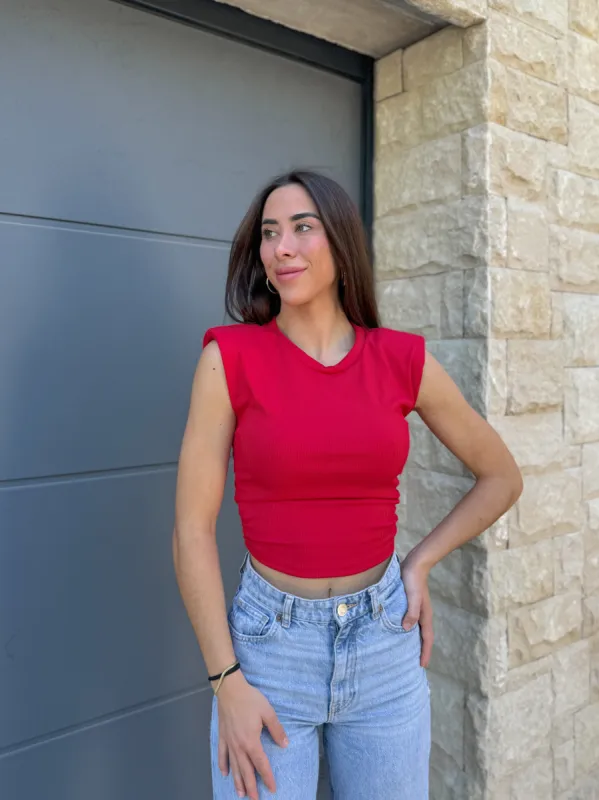 Crop top hombros rojo sold by Sorellas