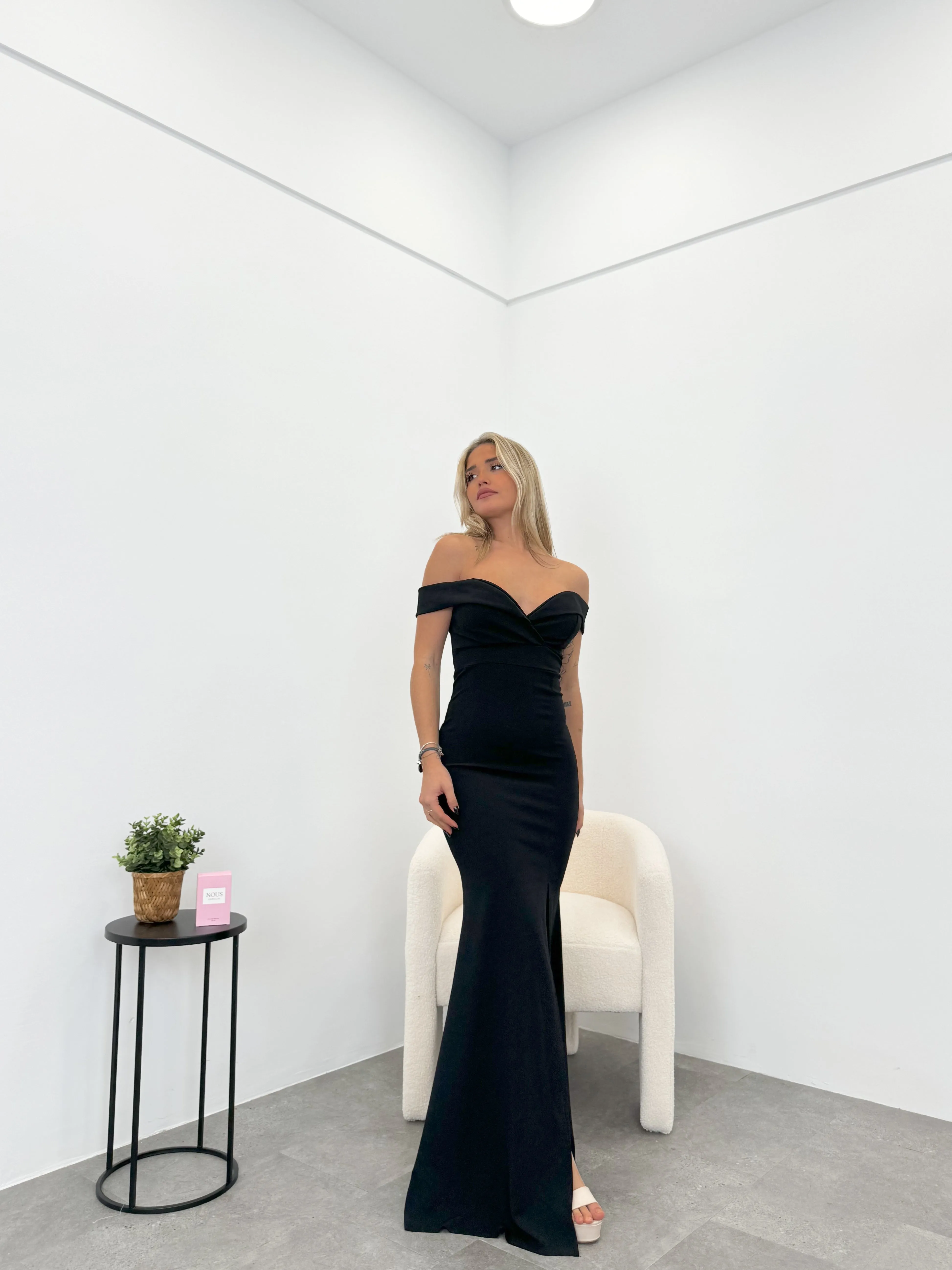 Vestido barco sirena negro sold by Sorellas product image thumbnail 2