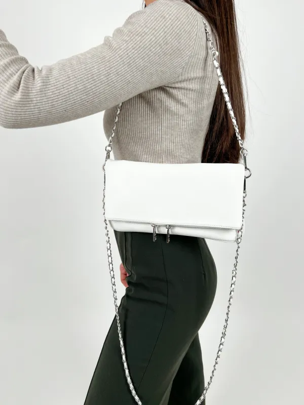 Bolso vegano cadenas blanco sold by Sorellas