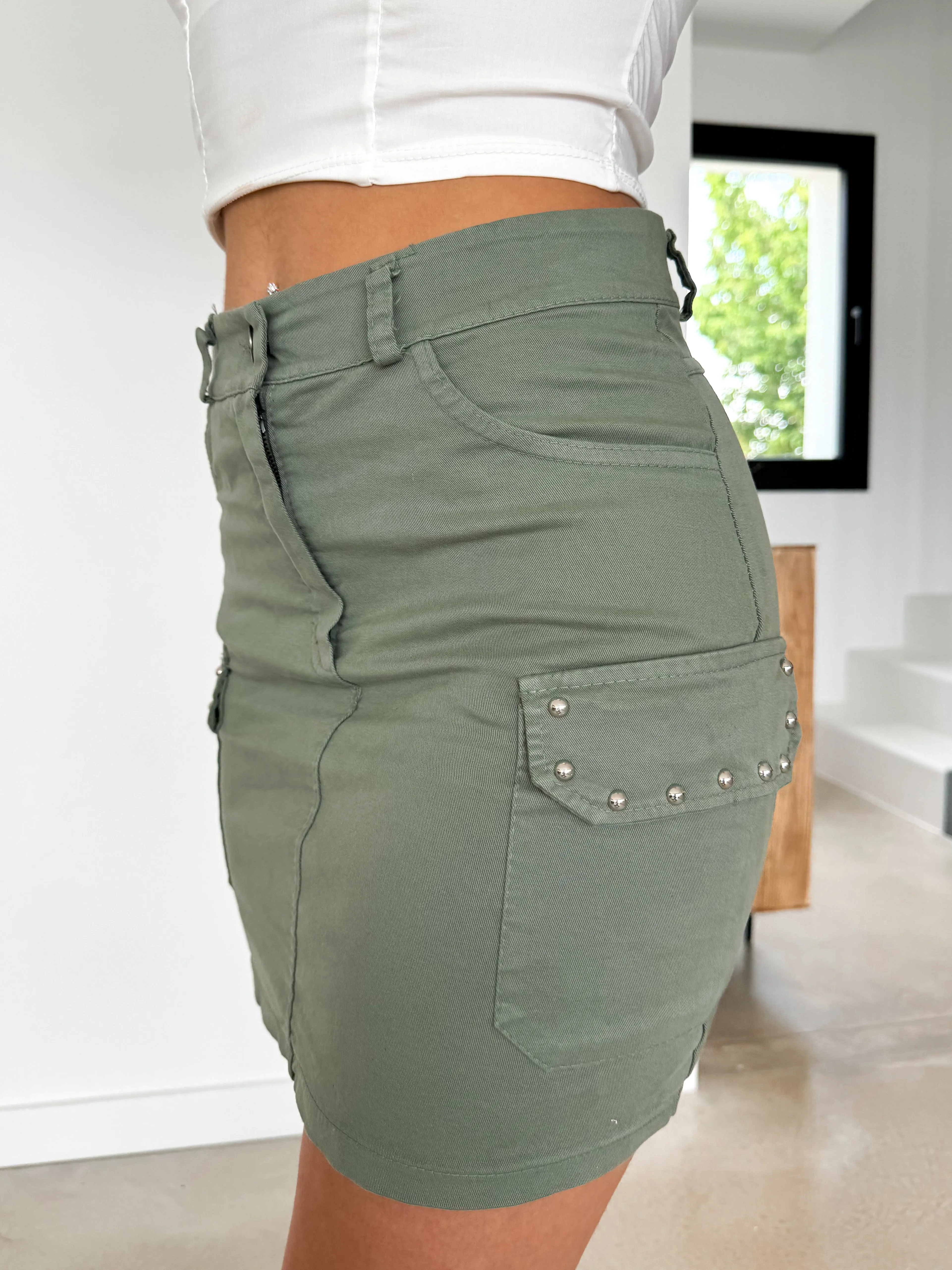 Falda mini tachuelas caqui sold by Sorellas product image thumbnail 3