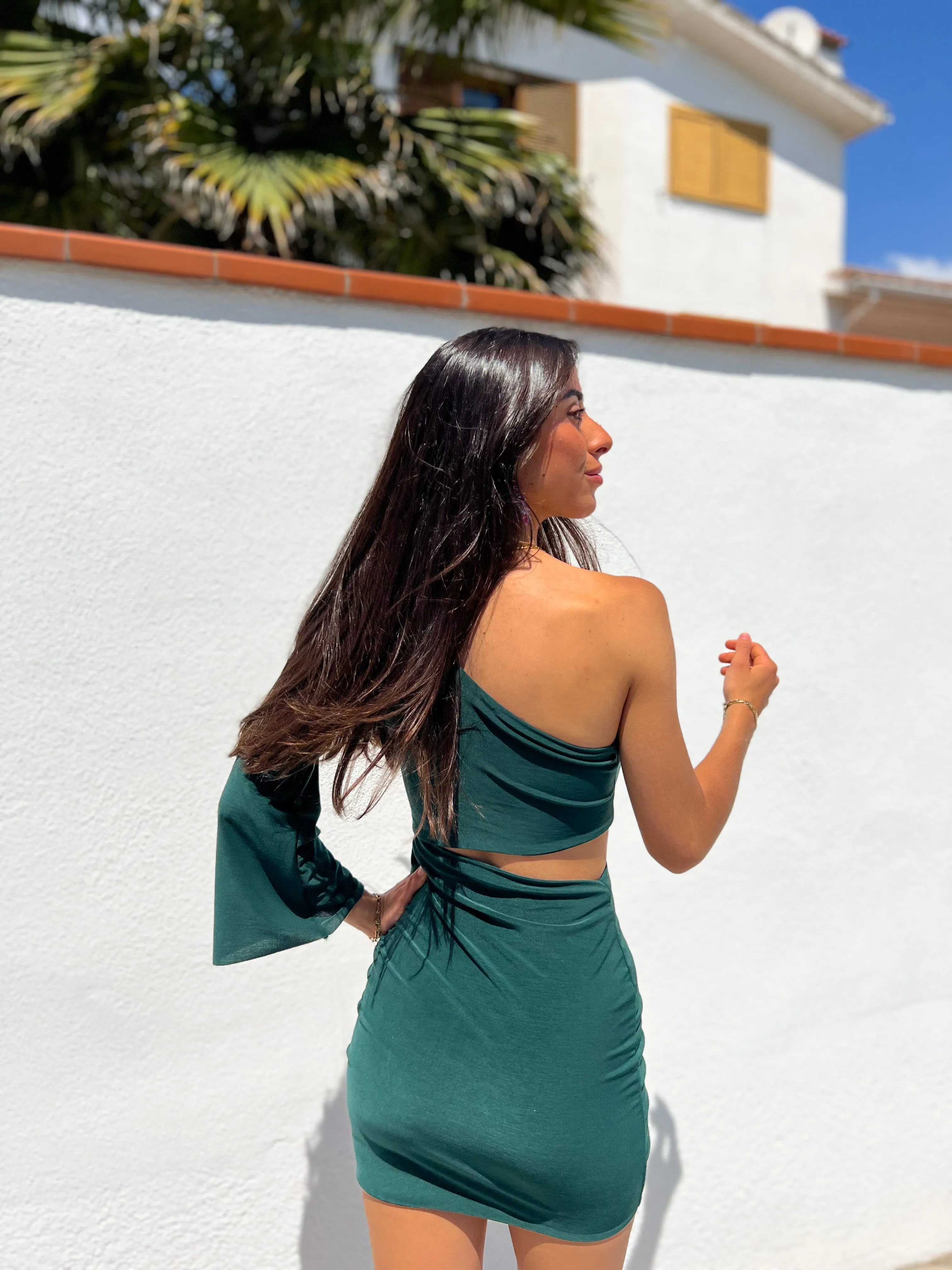 Vestido mini asimétrico verde sold by Sorellas product image thumbnail 3