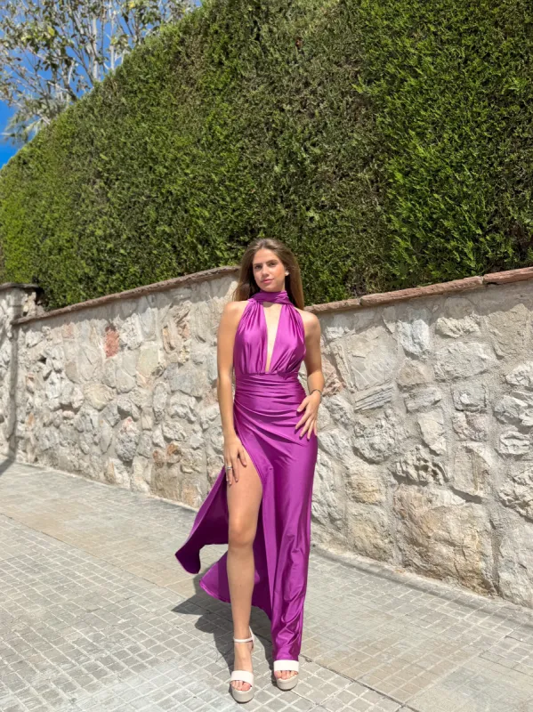 Vestido pico choker satin amarena sold by Sorellas