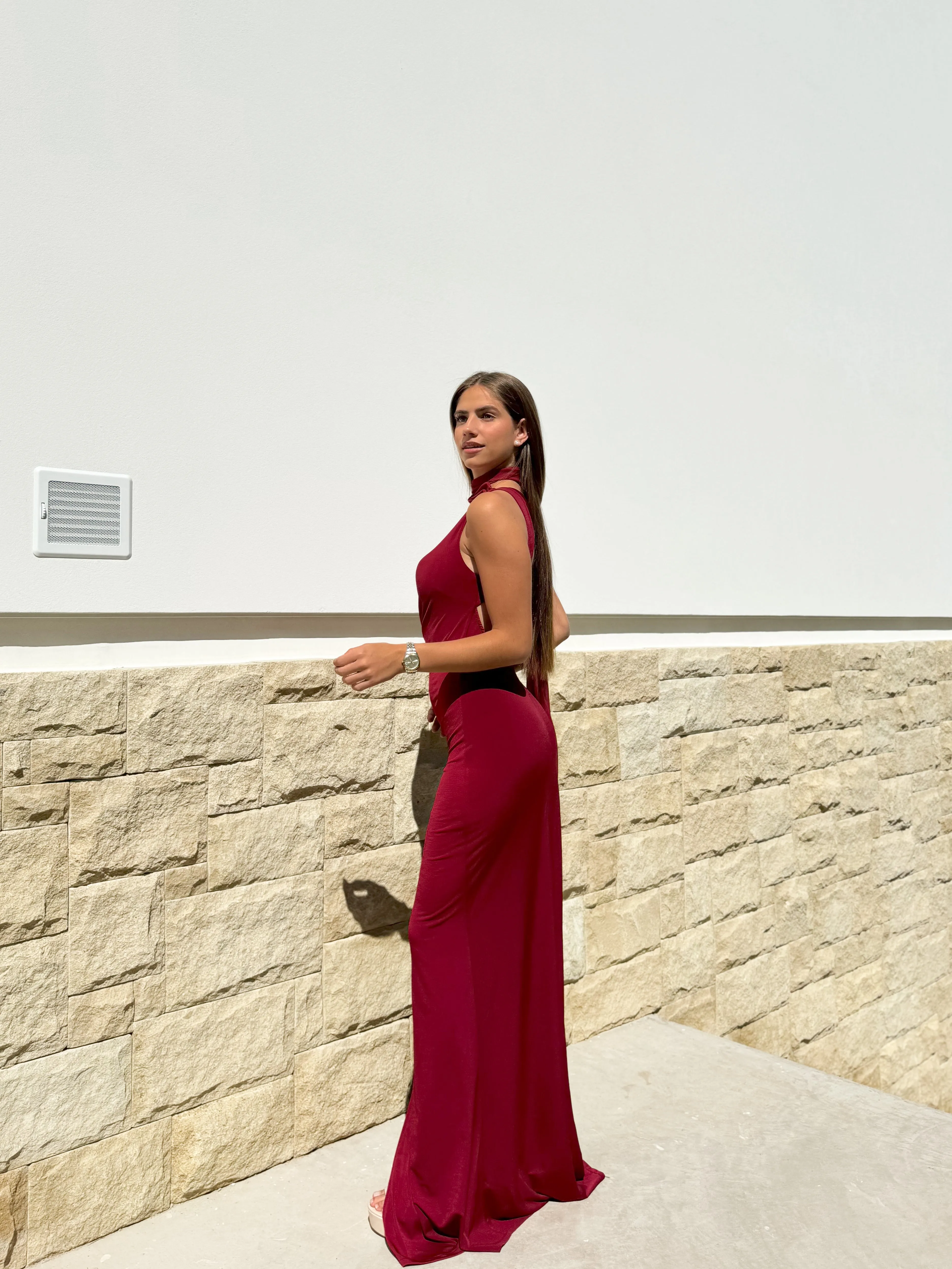 Vestido frunce choker espalda burdeos sold by Sorellas product image thumbnail 4