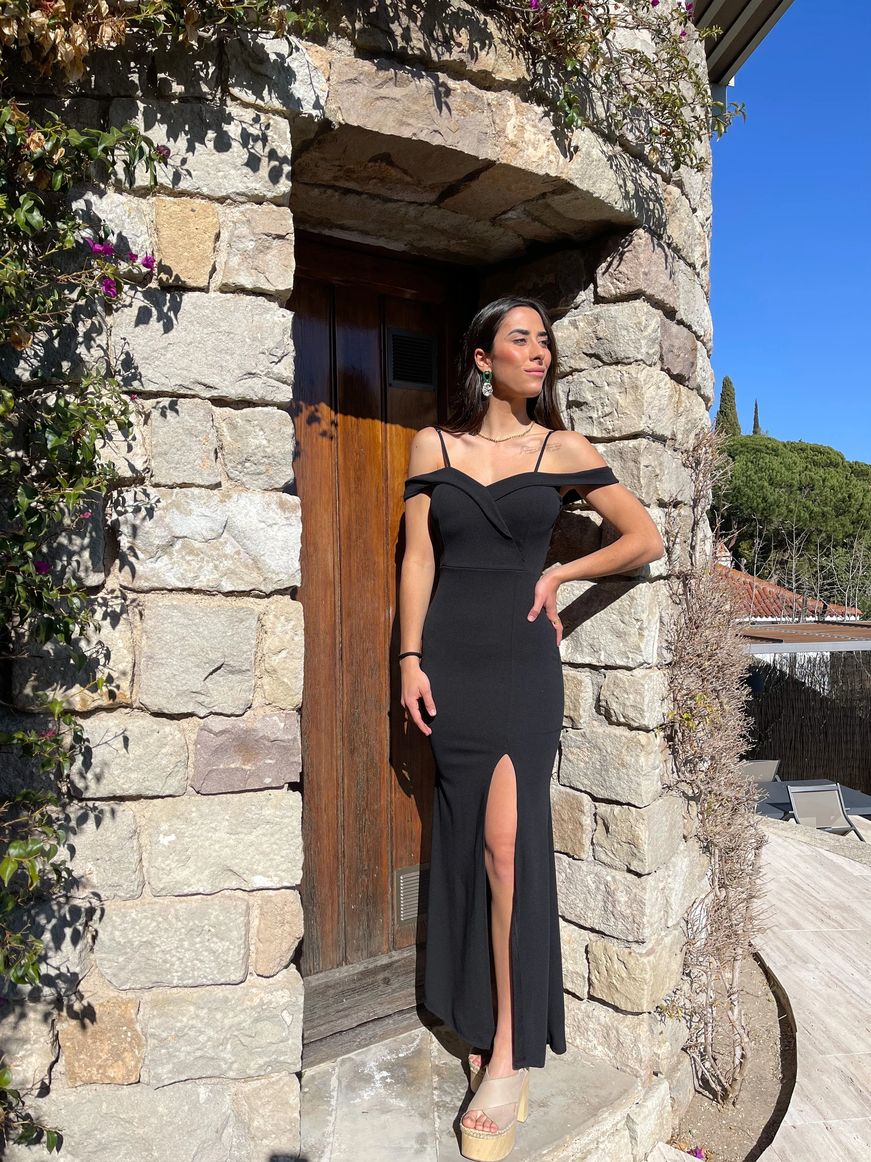 Vestido barco ajustado negro sold by Sorellas product image thumbnail 2
