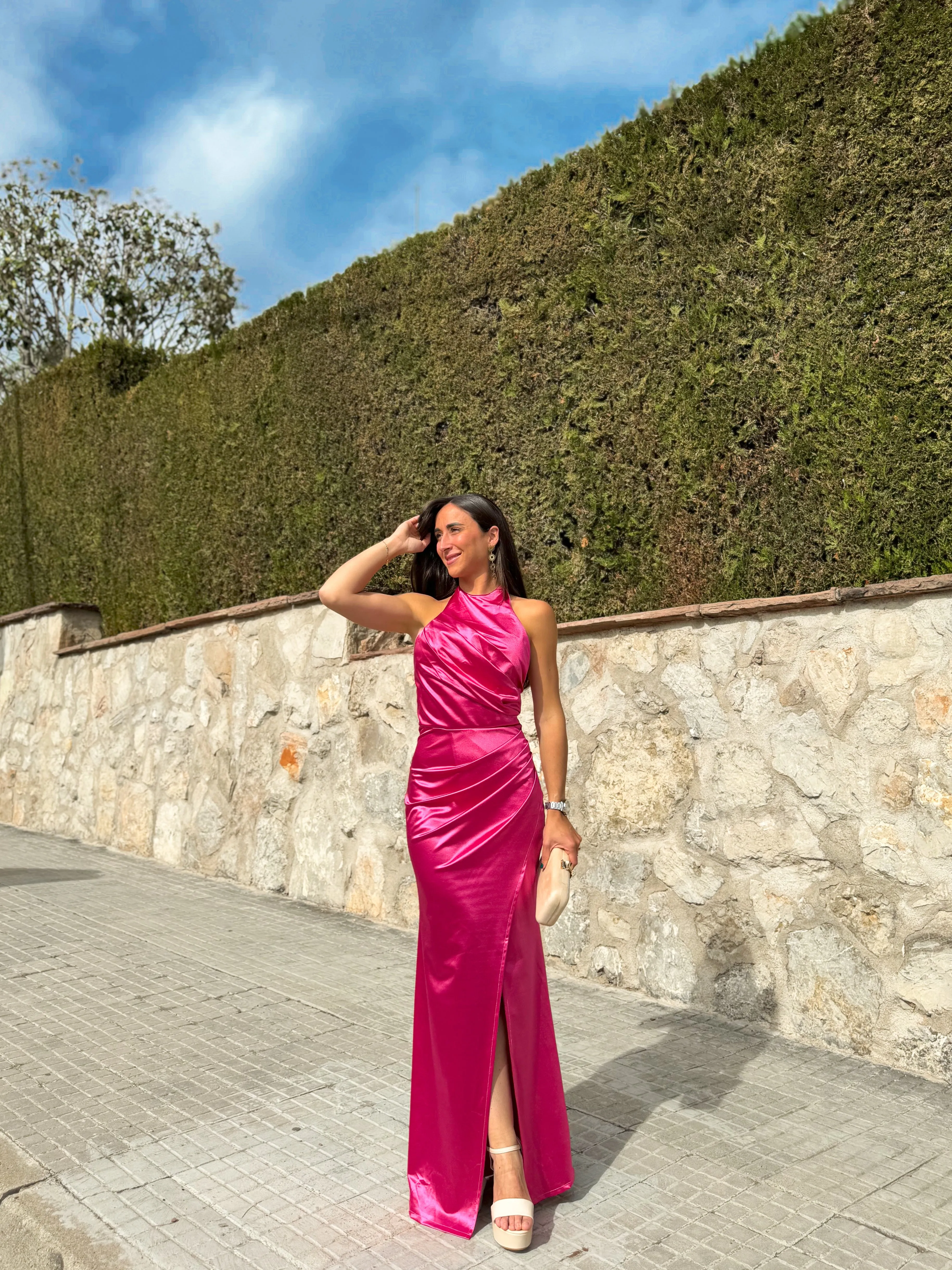 Vestido largo halter drapeado rosa sold by Sorellas product image thumbnail 3