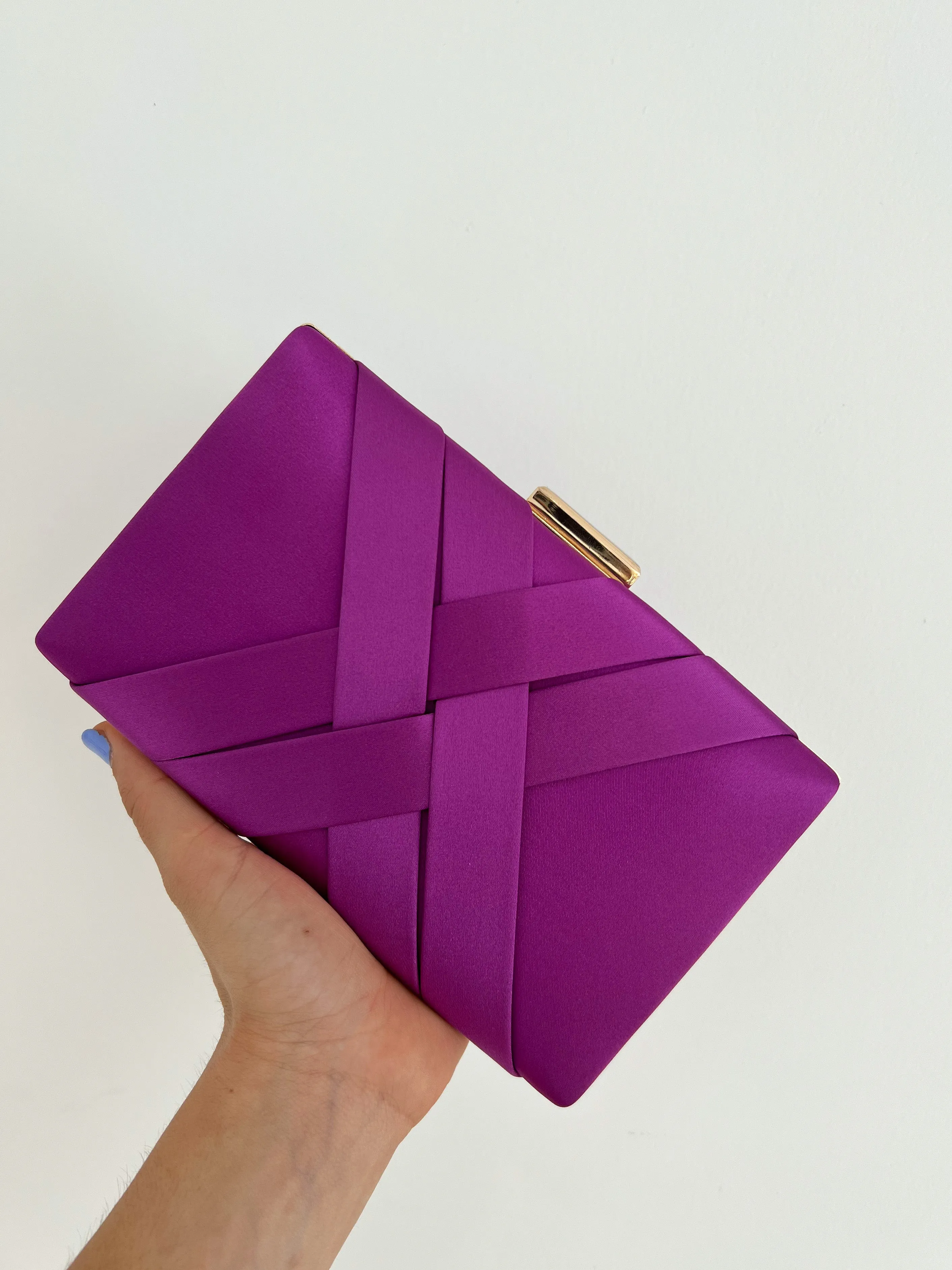 Clutch satinado morado sold by Sorellas product image thumbnail 3
