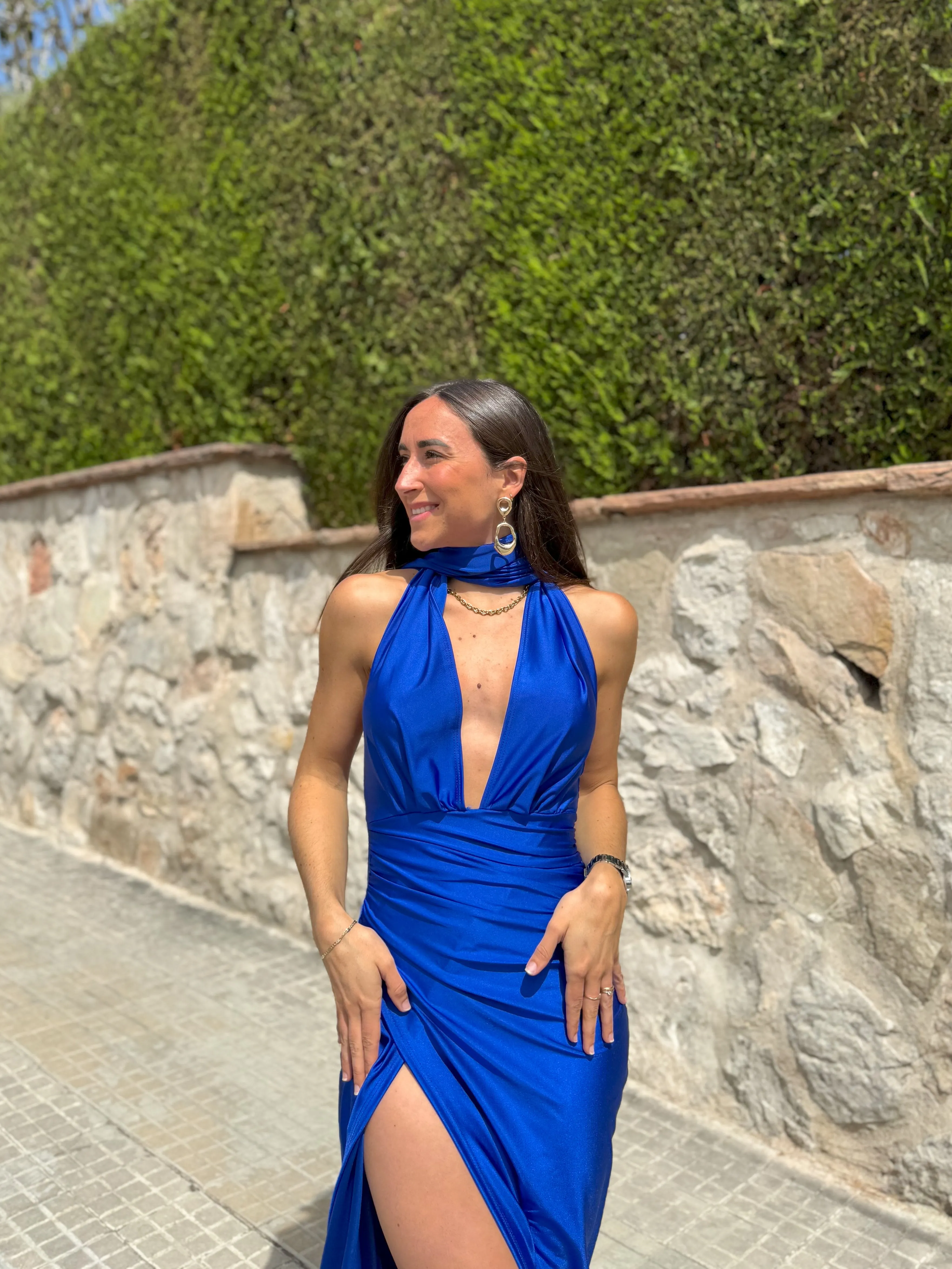 Vestido pico choker satin azul sold by Sorellas product image thumbnail 4