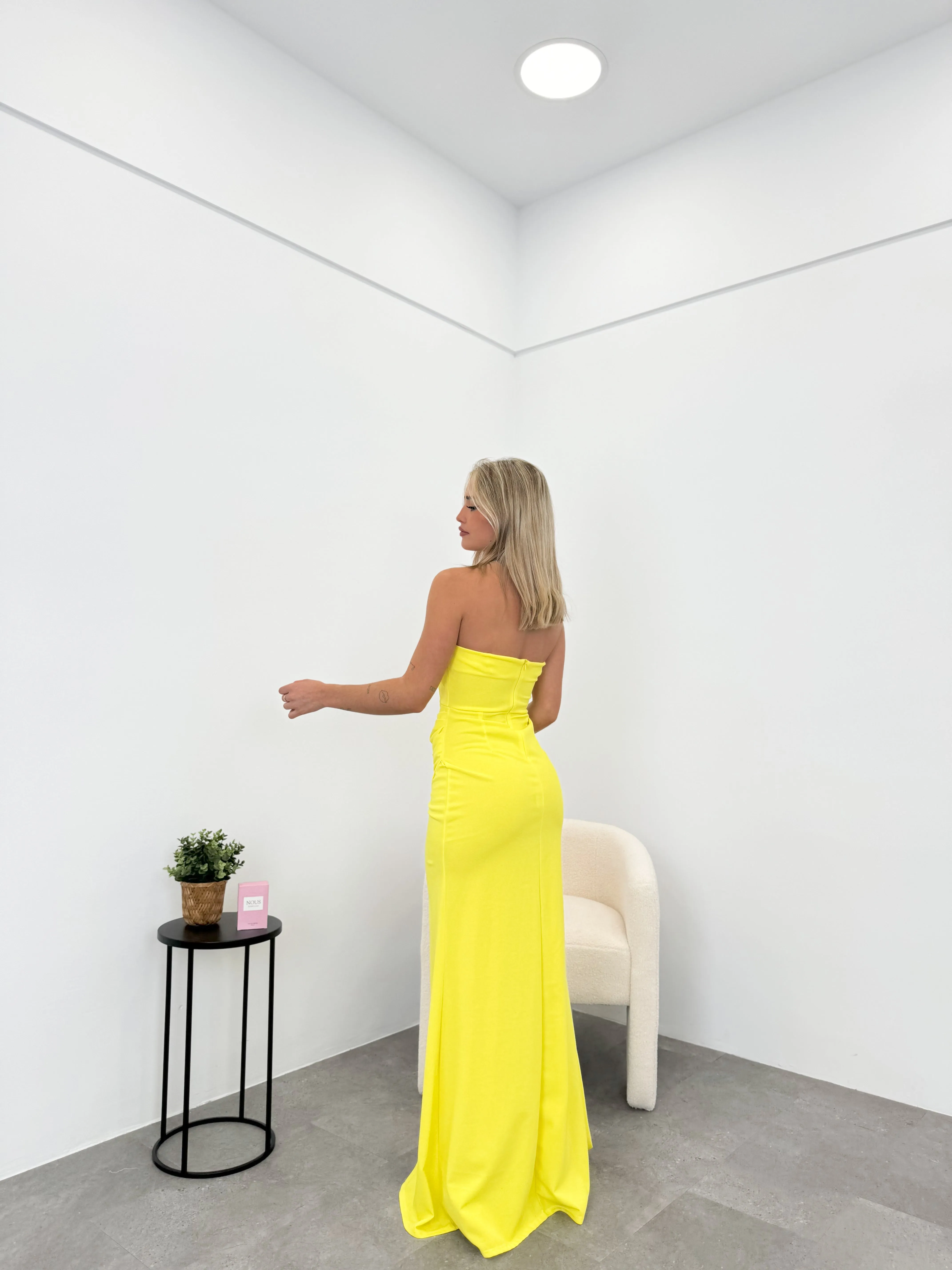 Vestido corazon ajustado amarillo sold by Sorellas product image thumbnail 3