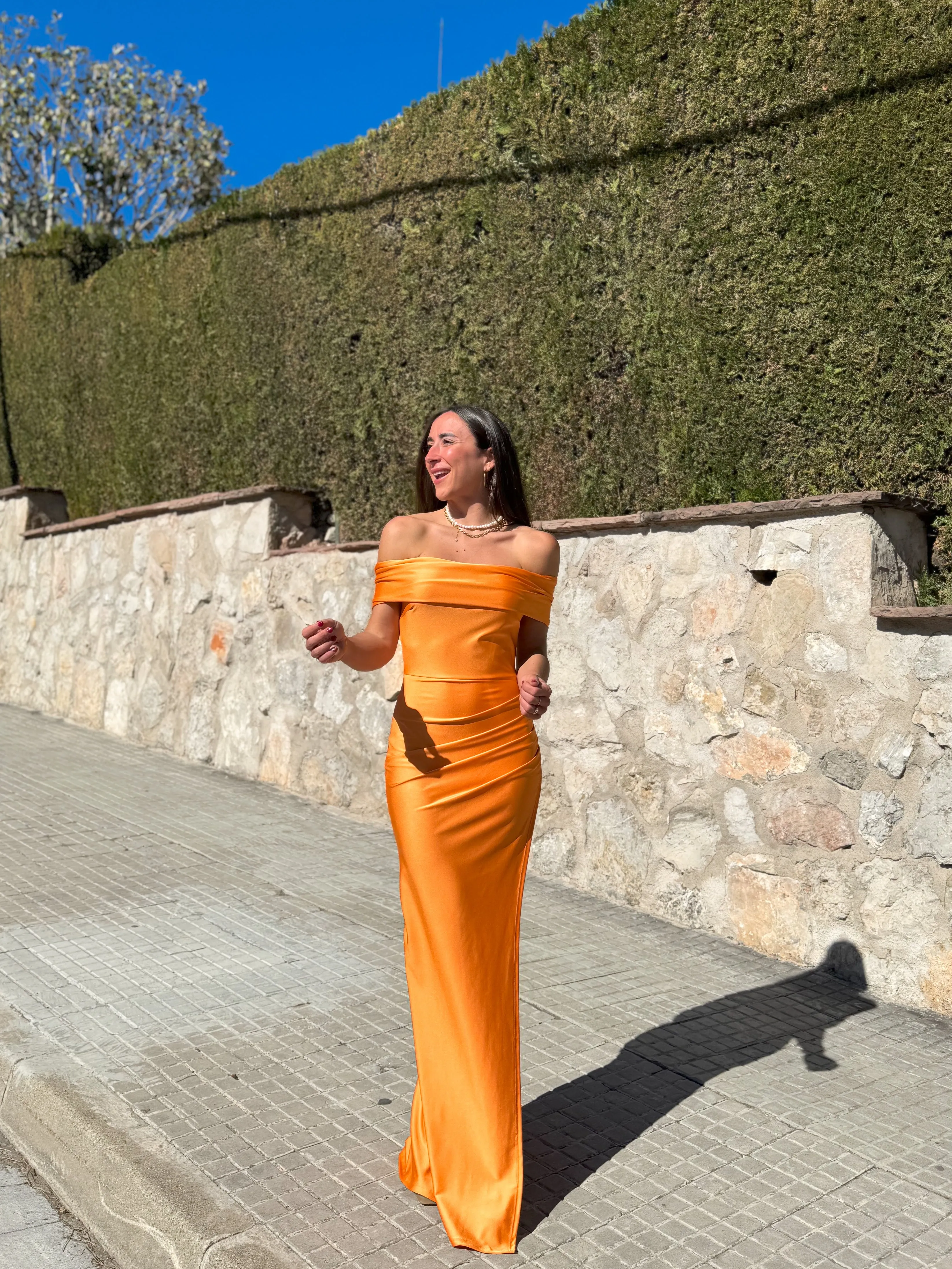 Vestido banda satinado naranja sold by Sorellas