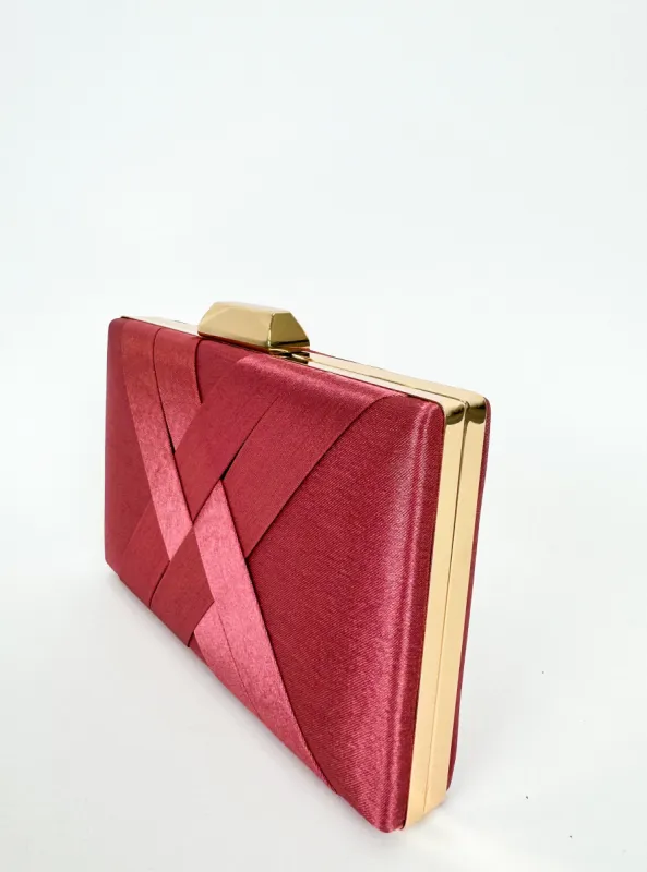 Clutch satinado colorete sold by Sorellas