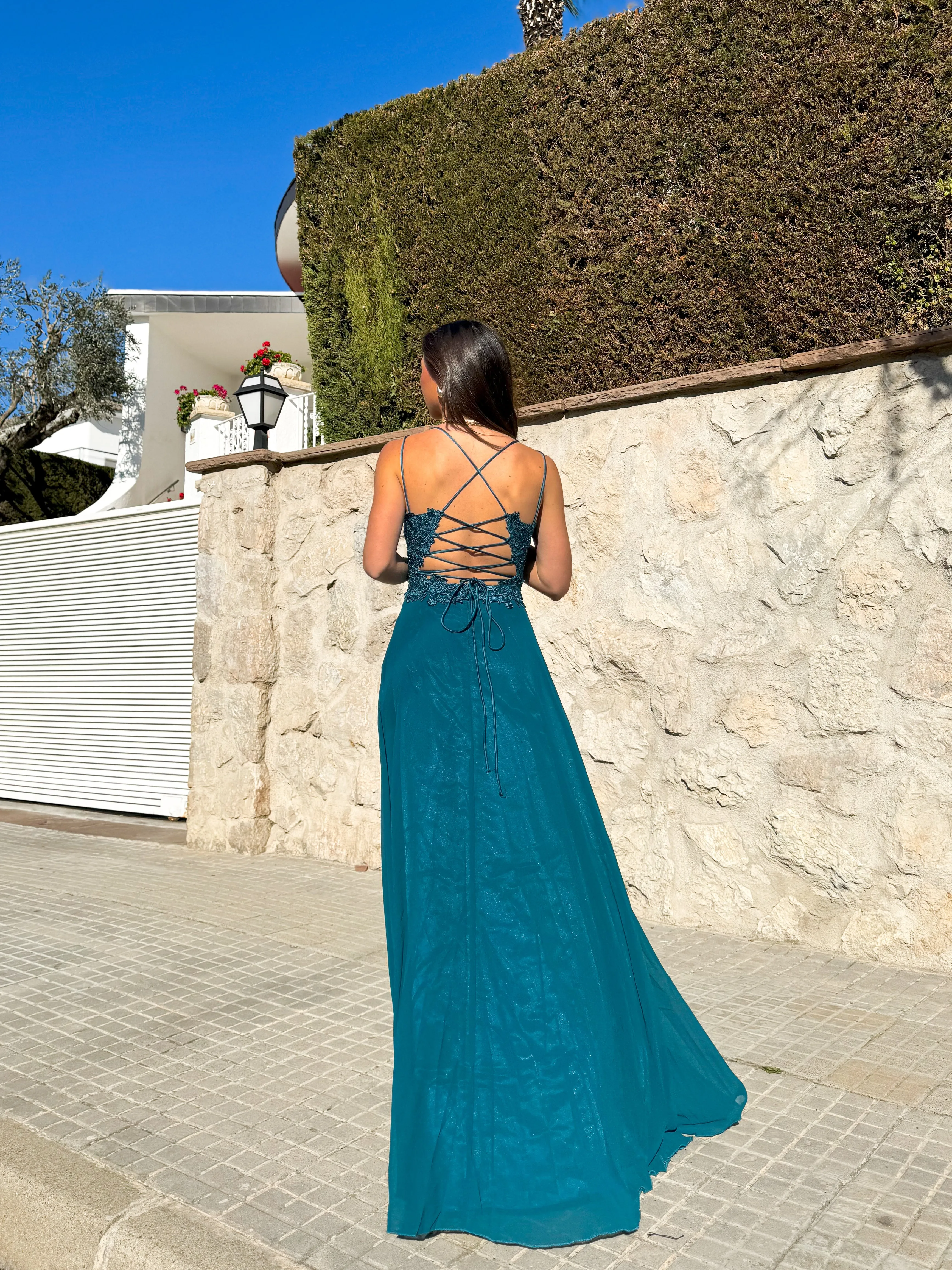 Vestido crepe encaje brillos petróleo sold by Sorellas product image thumbnail 5