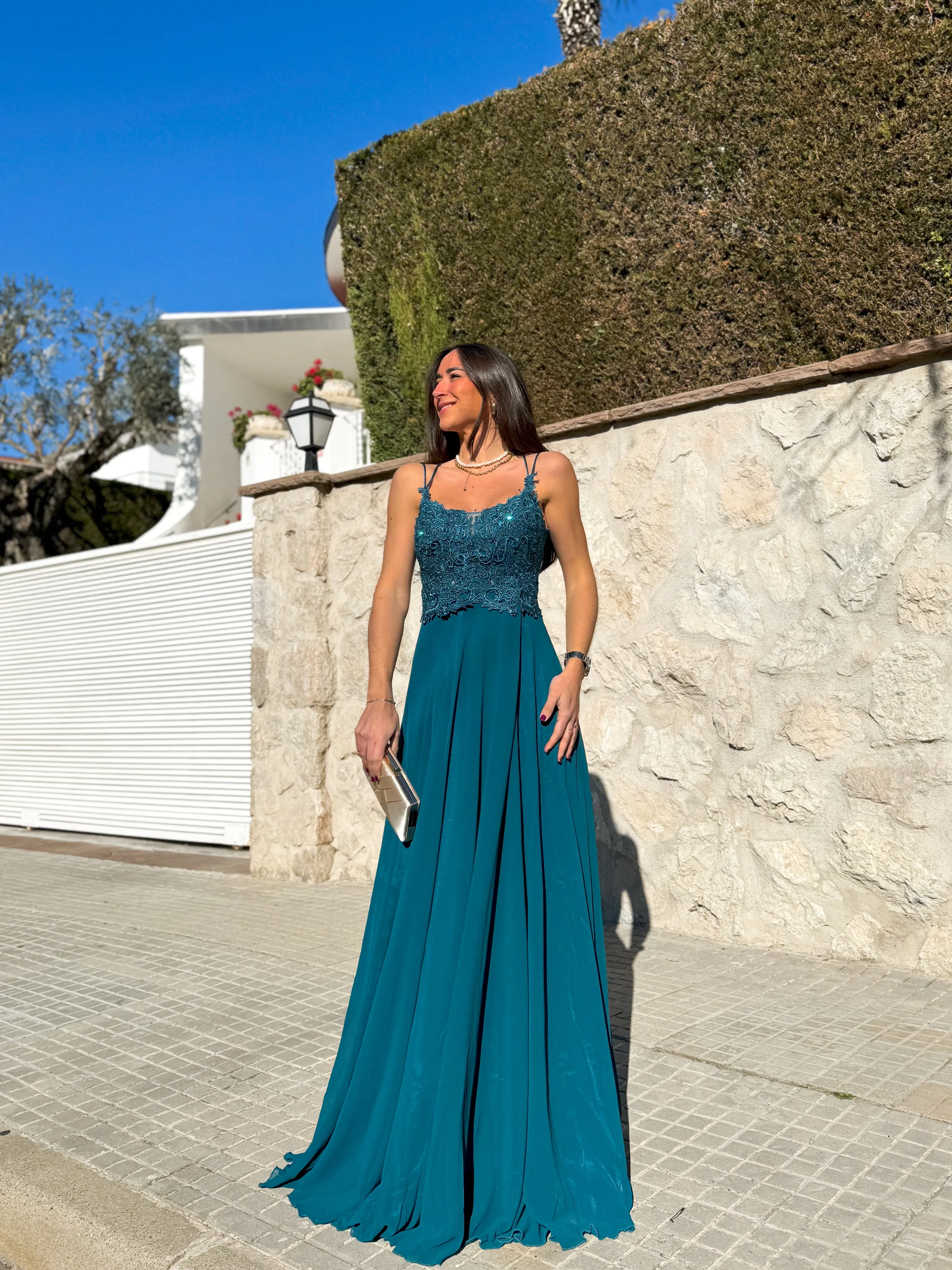 Vestido crepe encaje brillos petróleo sold by Sorellas