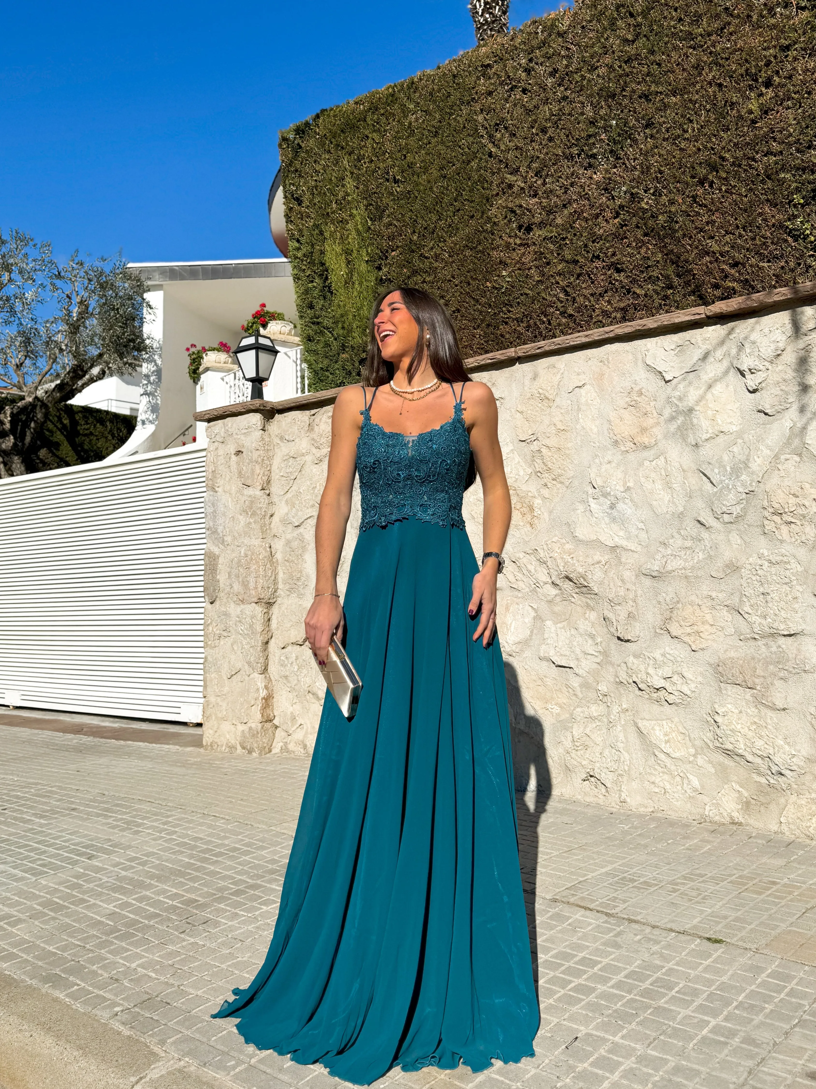 Vestido crepe encaje brillos petróleo sold by Sorellas product image thumbnail 2