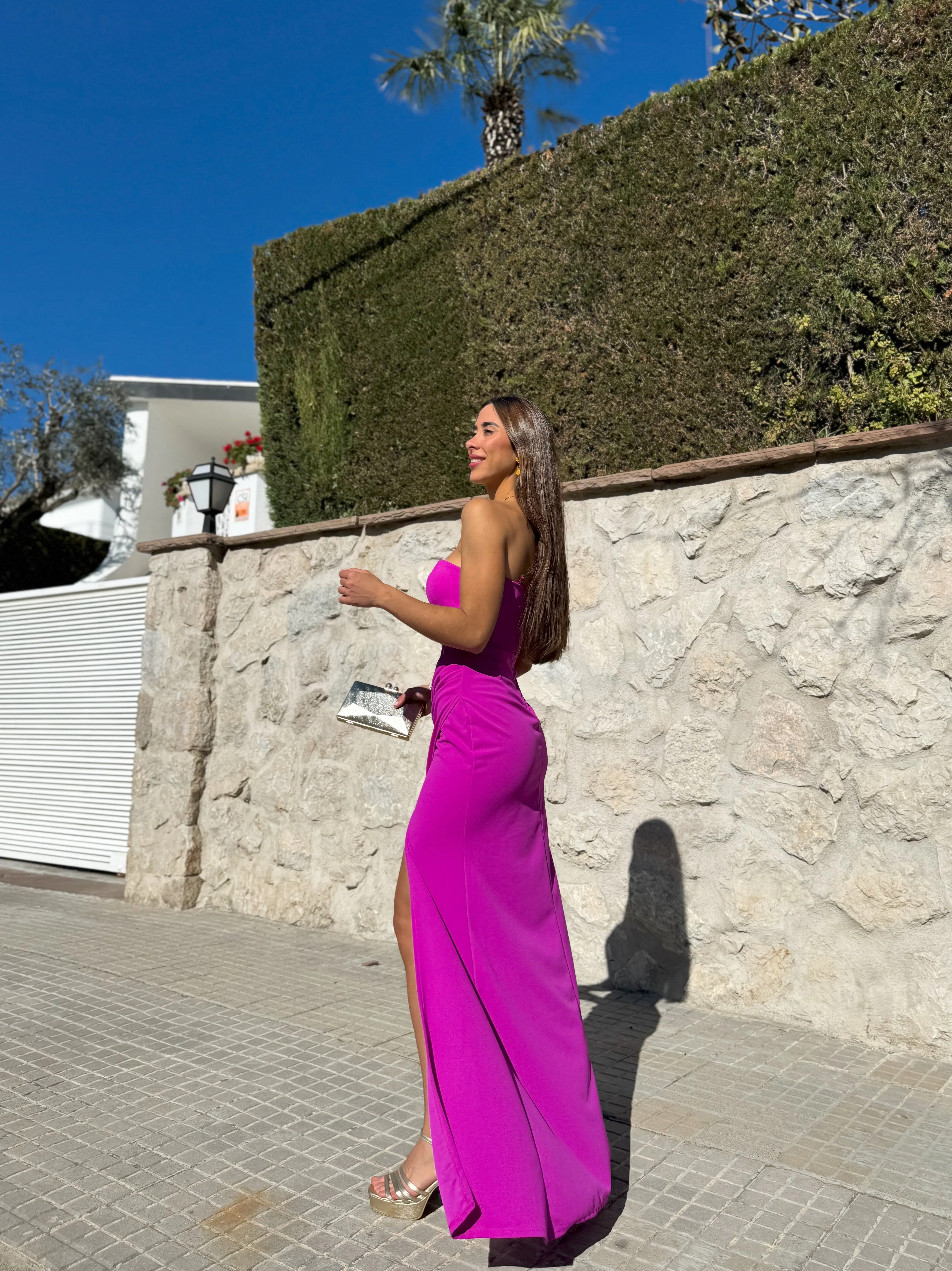 Vestido corazon ajustado fucsia sold by Sorellas product image thumbnail 2