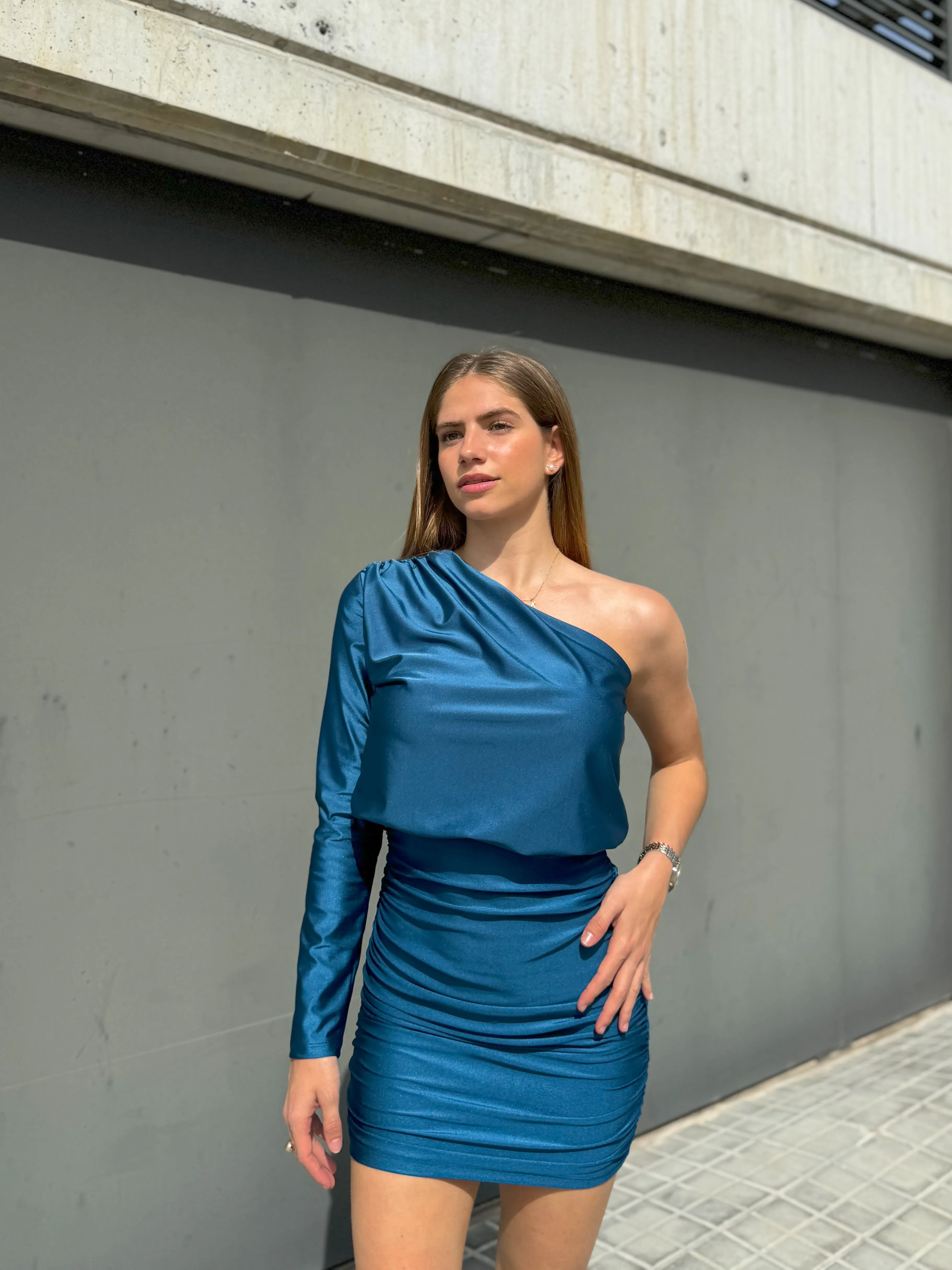 Vestido mini asim manga petróleo sold by Sorellas product image thumbnail 3