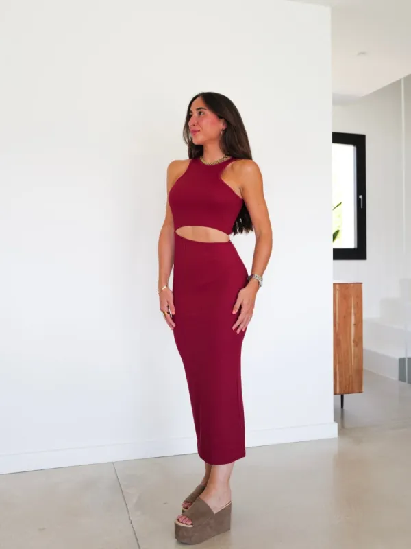 Vestido halter abertura burdeos sold by Sorellas