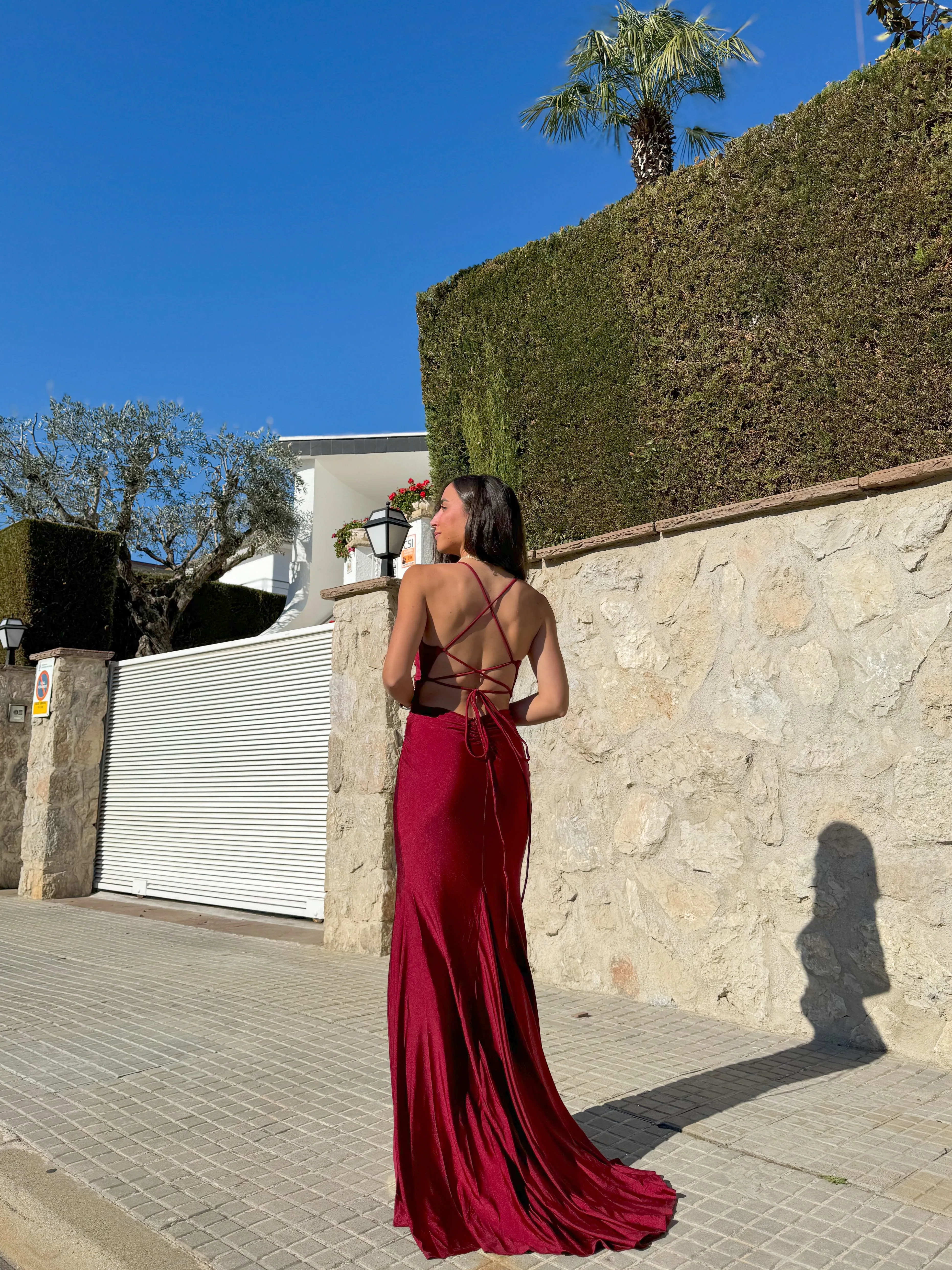 Vestido sirena entrelazado vino sold by Sorellas product image thumbnail 2