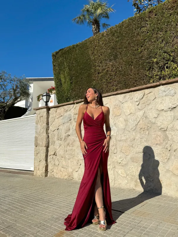 Vestido sirena entrelazado vino sold by Sorellas